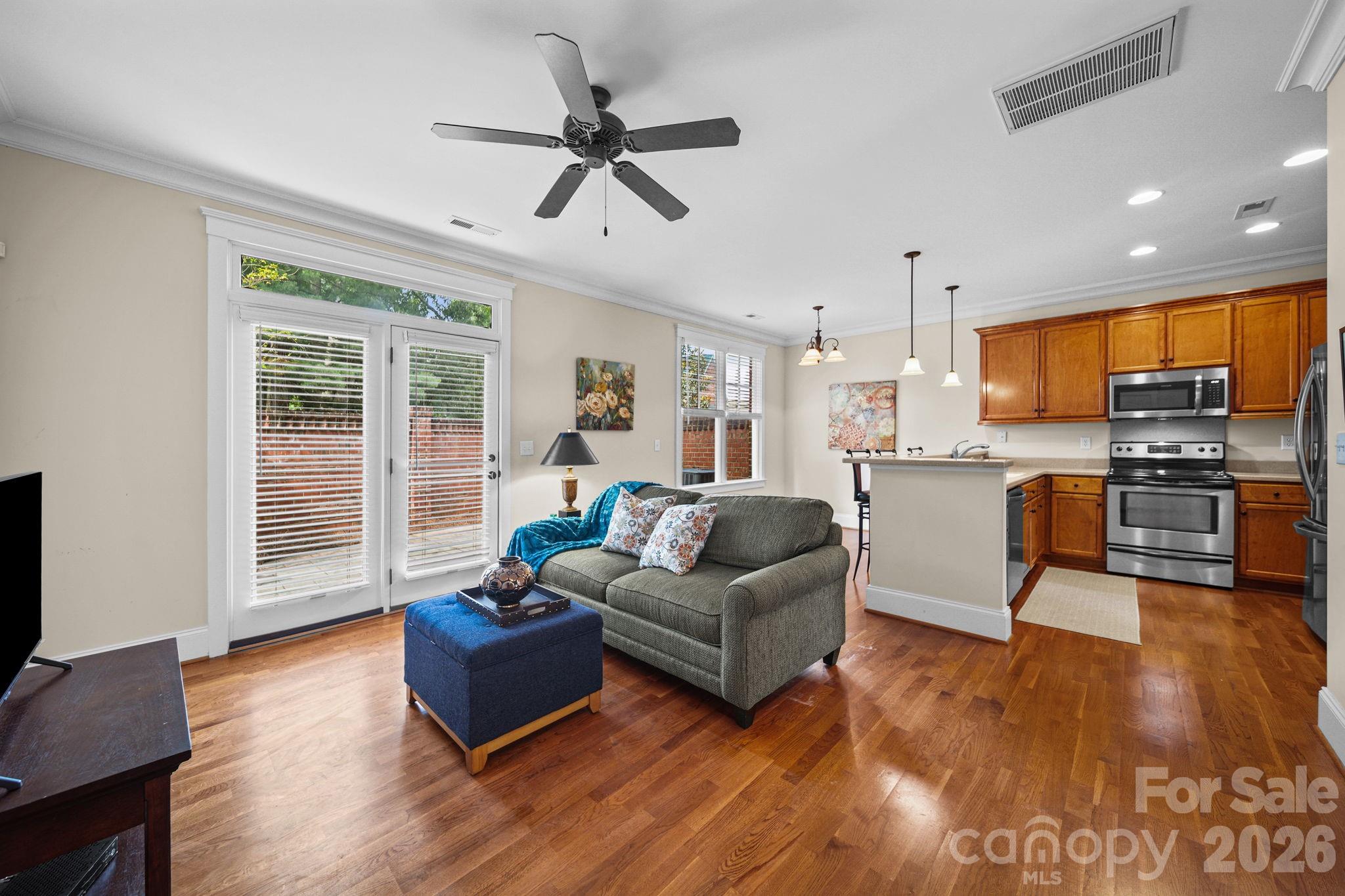 718 Kingsley Way — Belmont