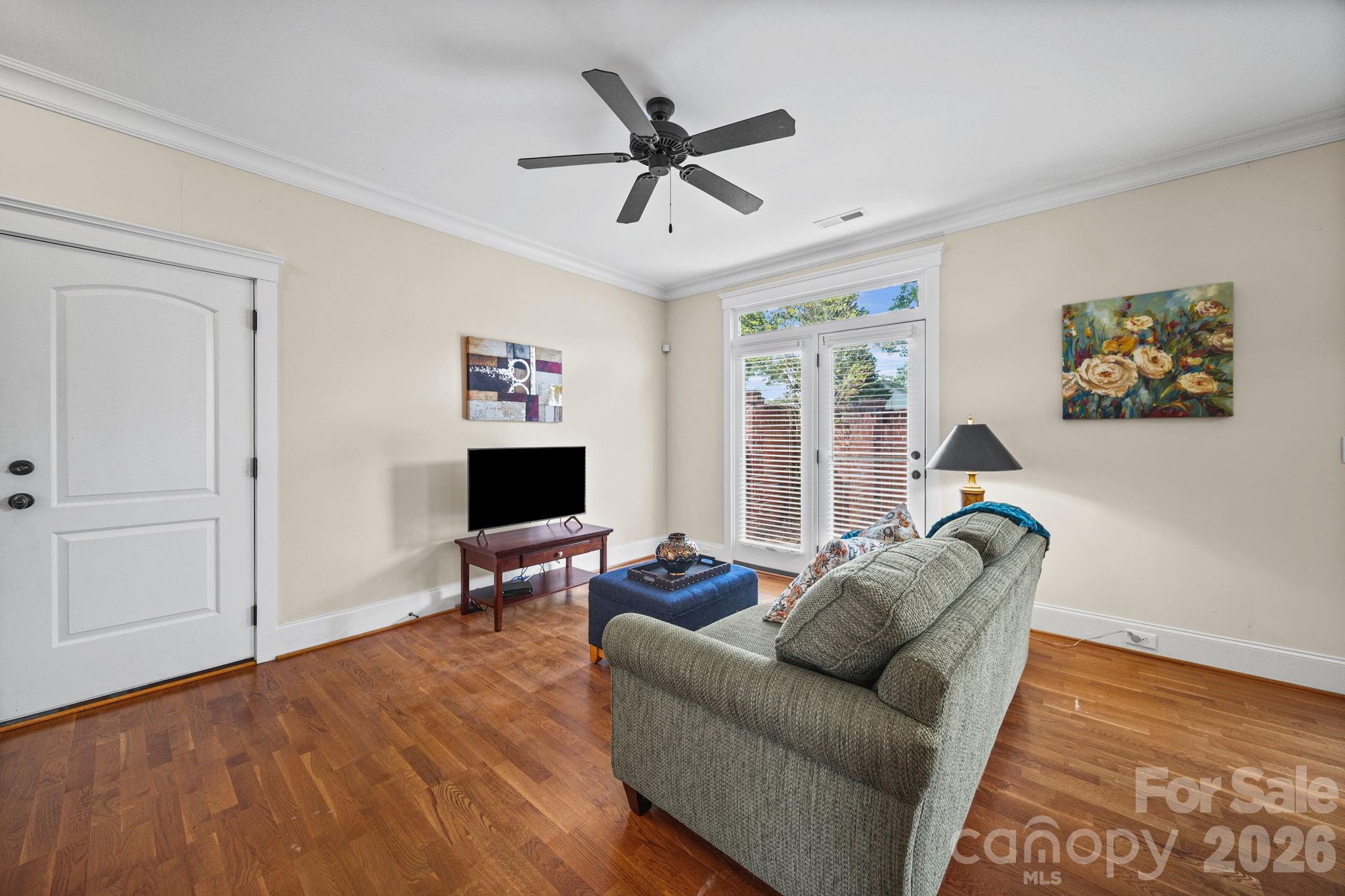 718 Kingsley Way — Belmont