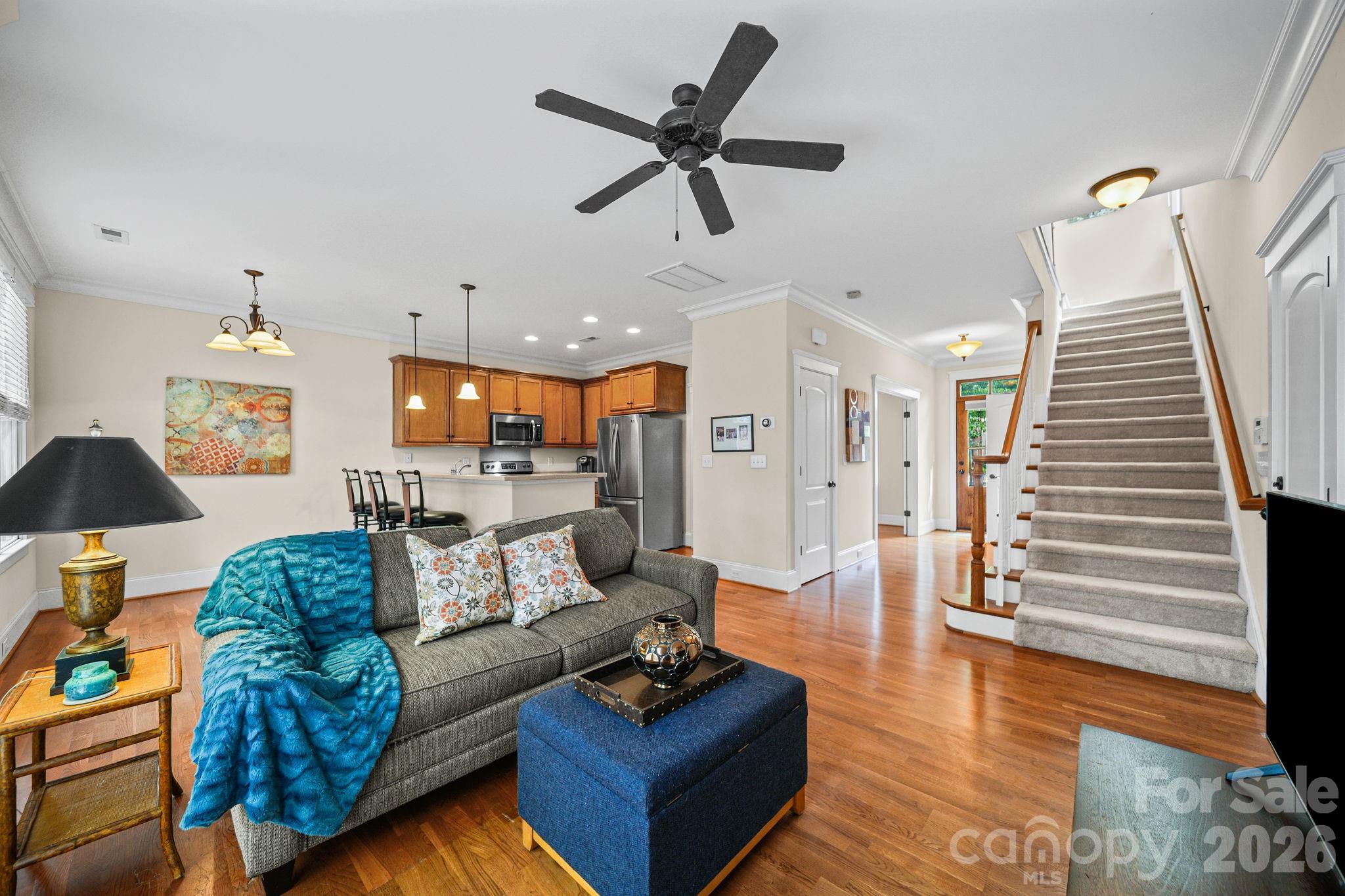 718 Kingsley Way — Belmont