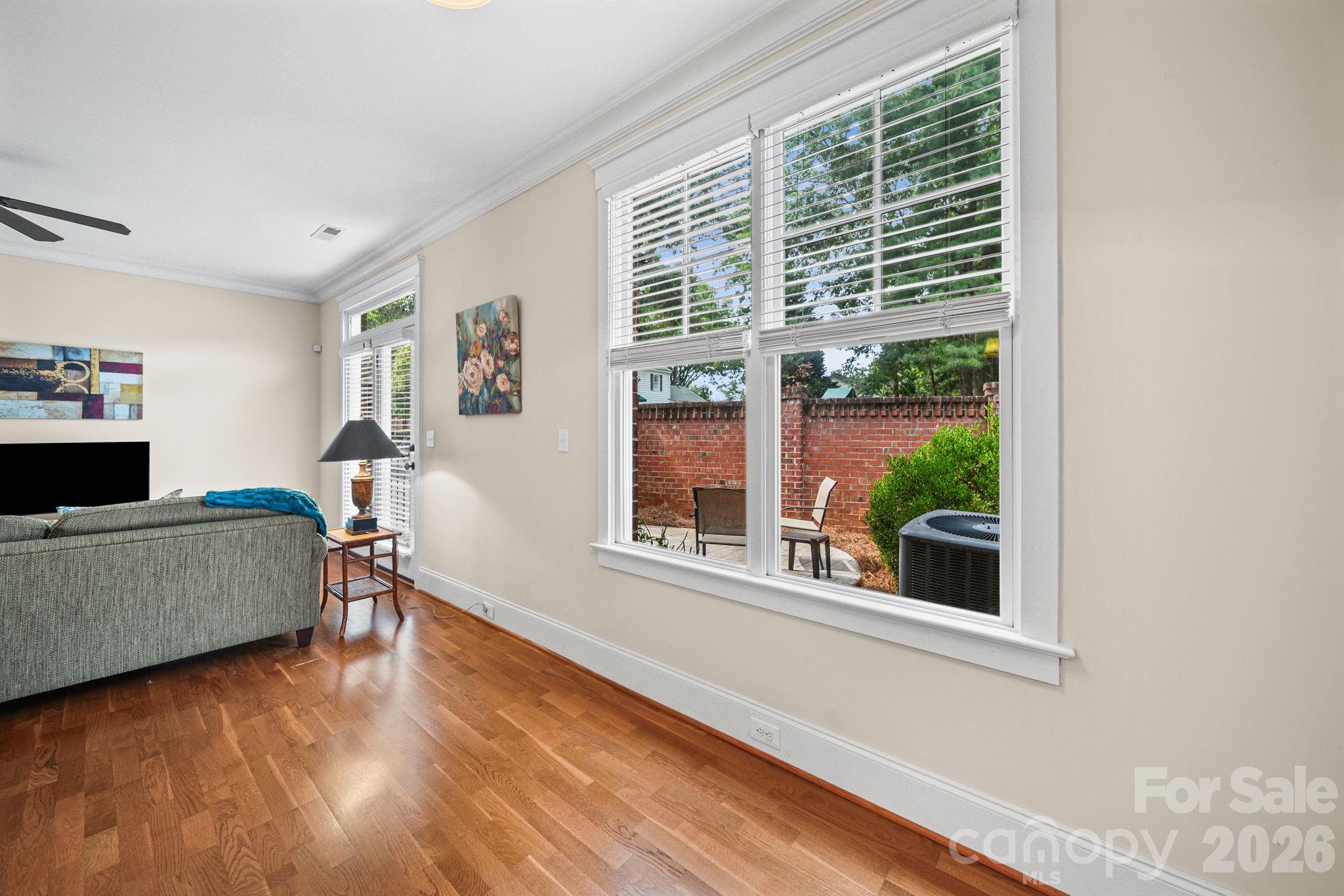 718 Kingsley Way — Belmont