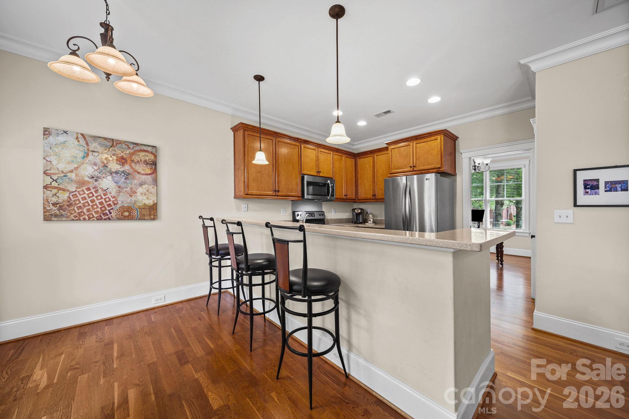 718 Kingsley Way — Belmont