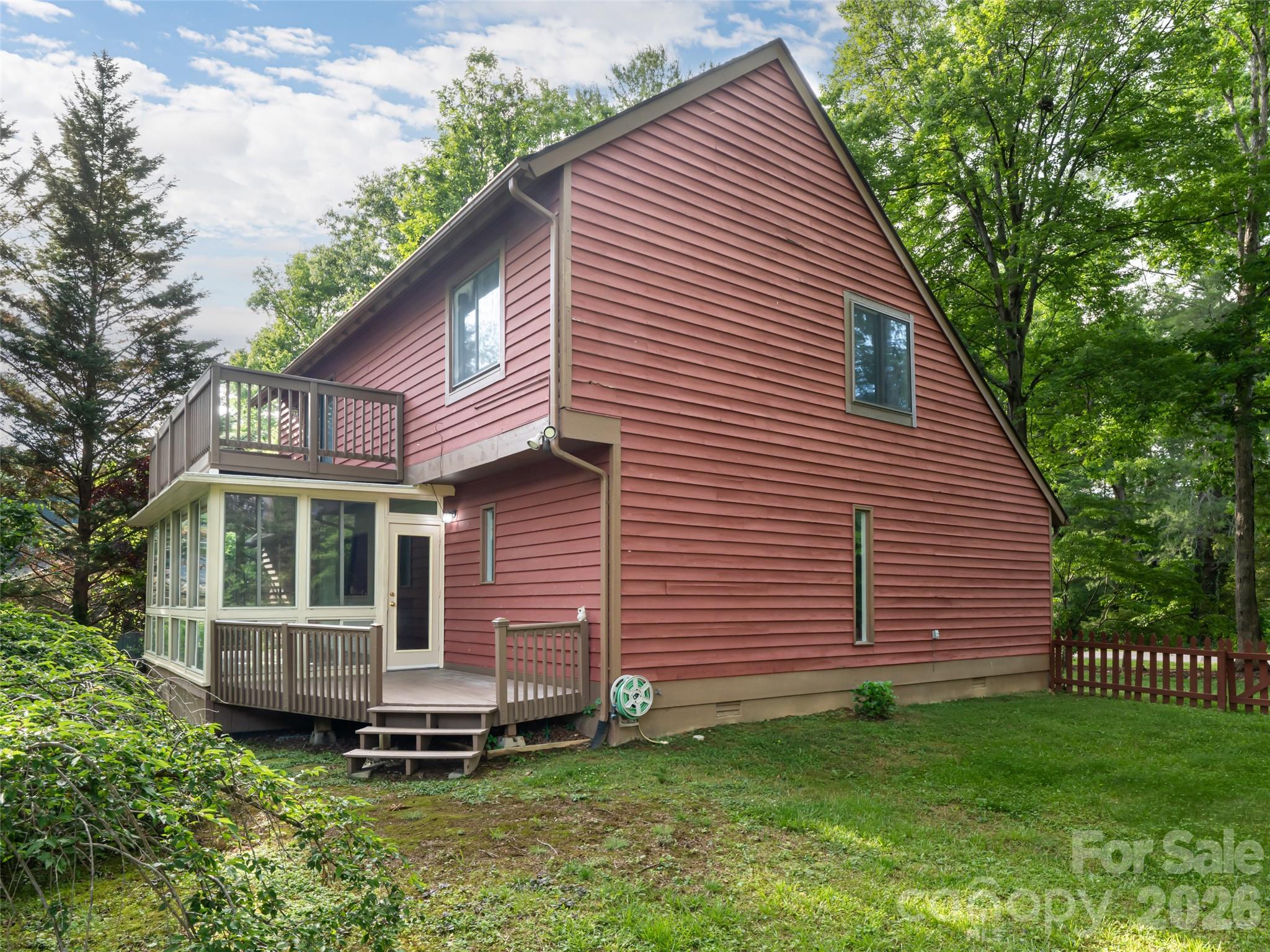1 Oak Leaf Drive — Fletcher