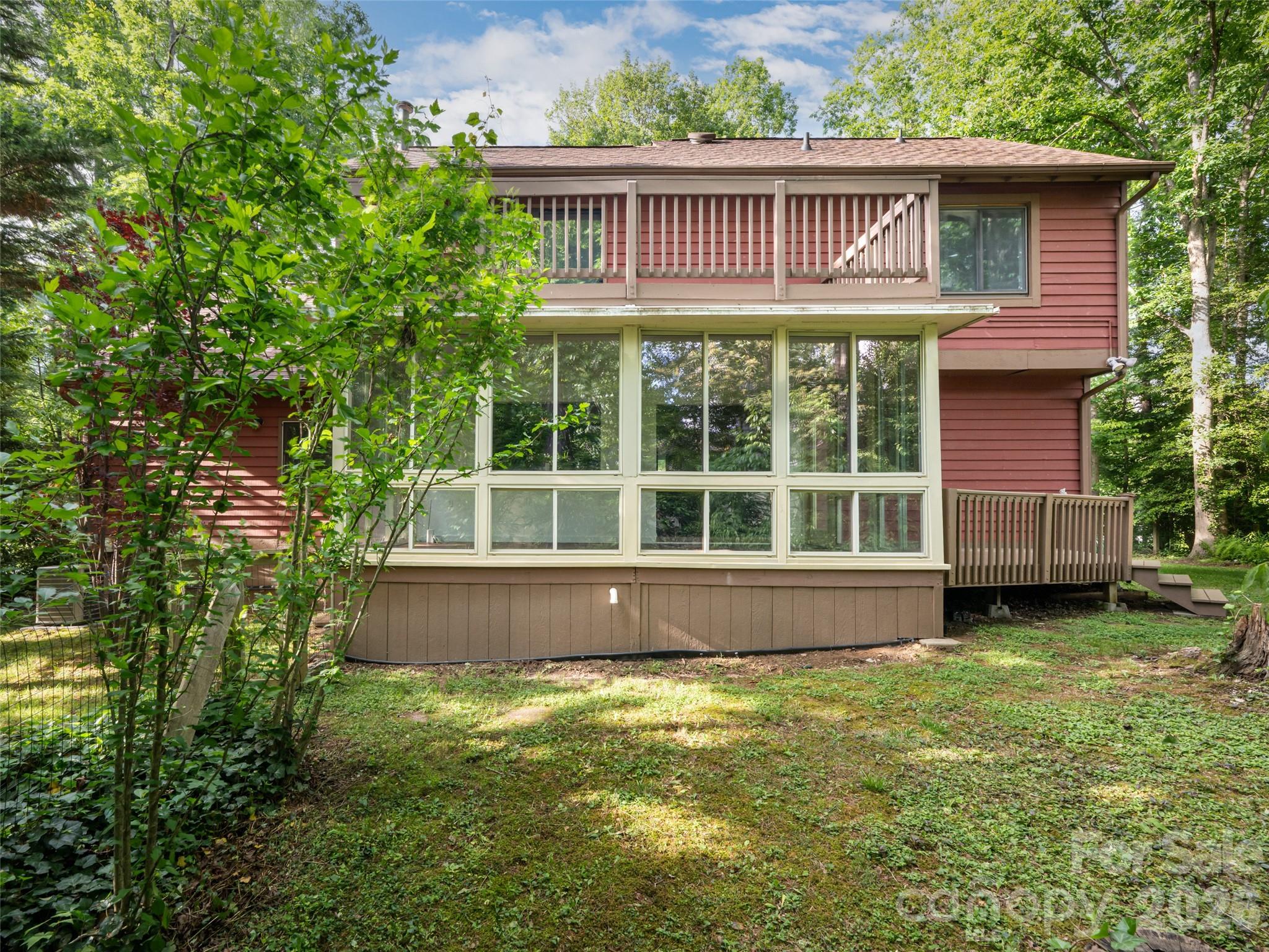1 Oak Leaf Drive — Fletcher