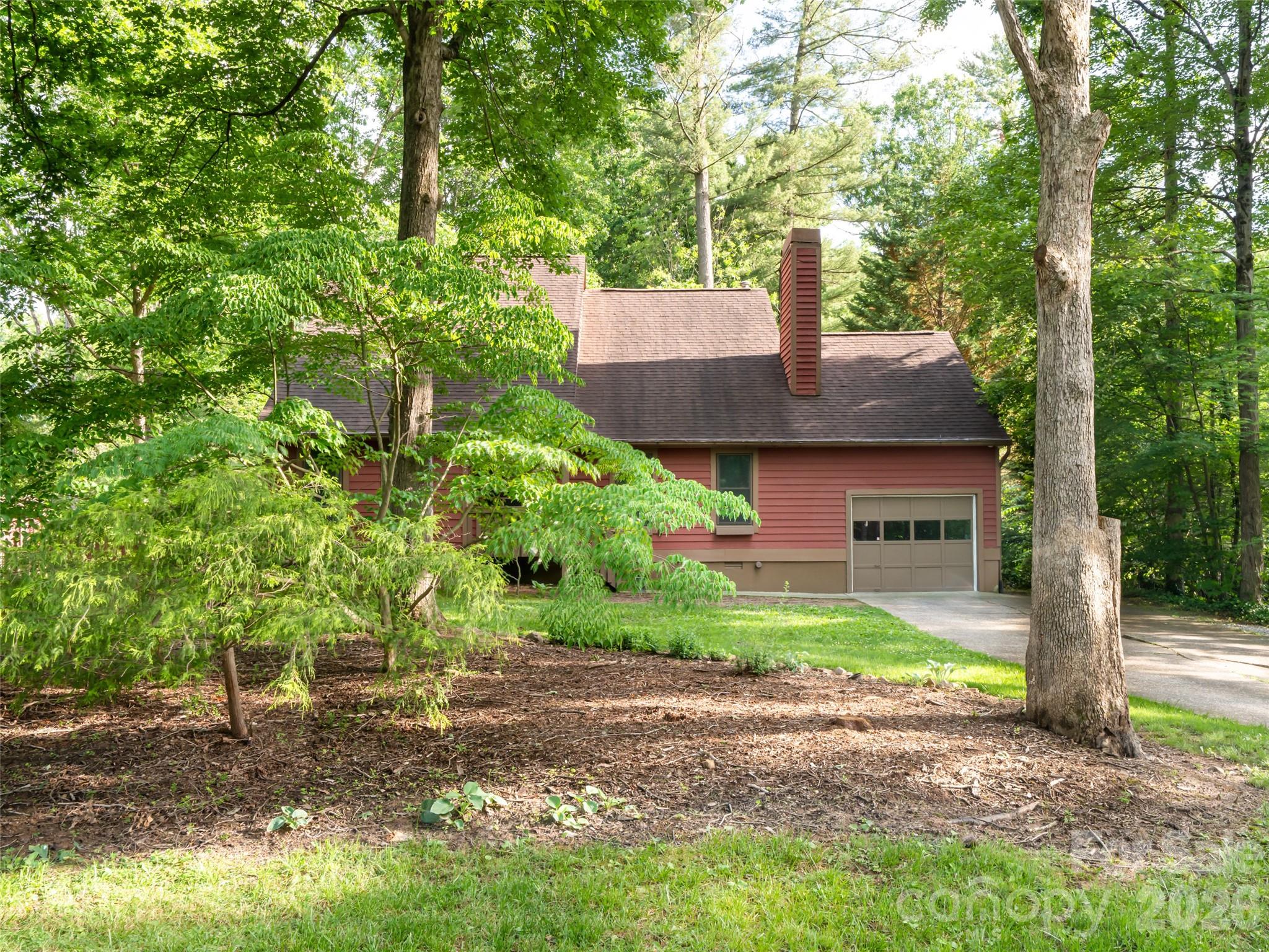 1 Oak Leaf Drive — Fletcher