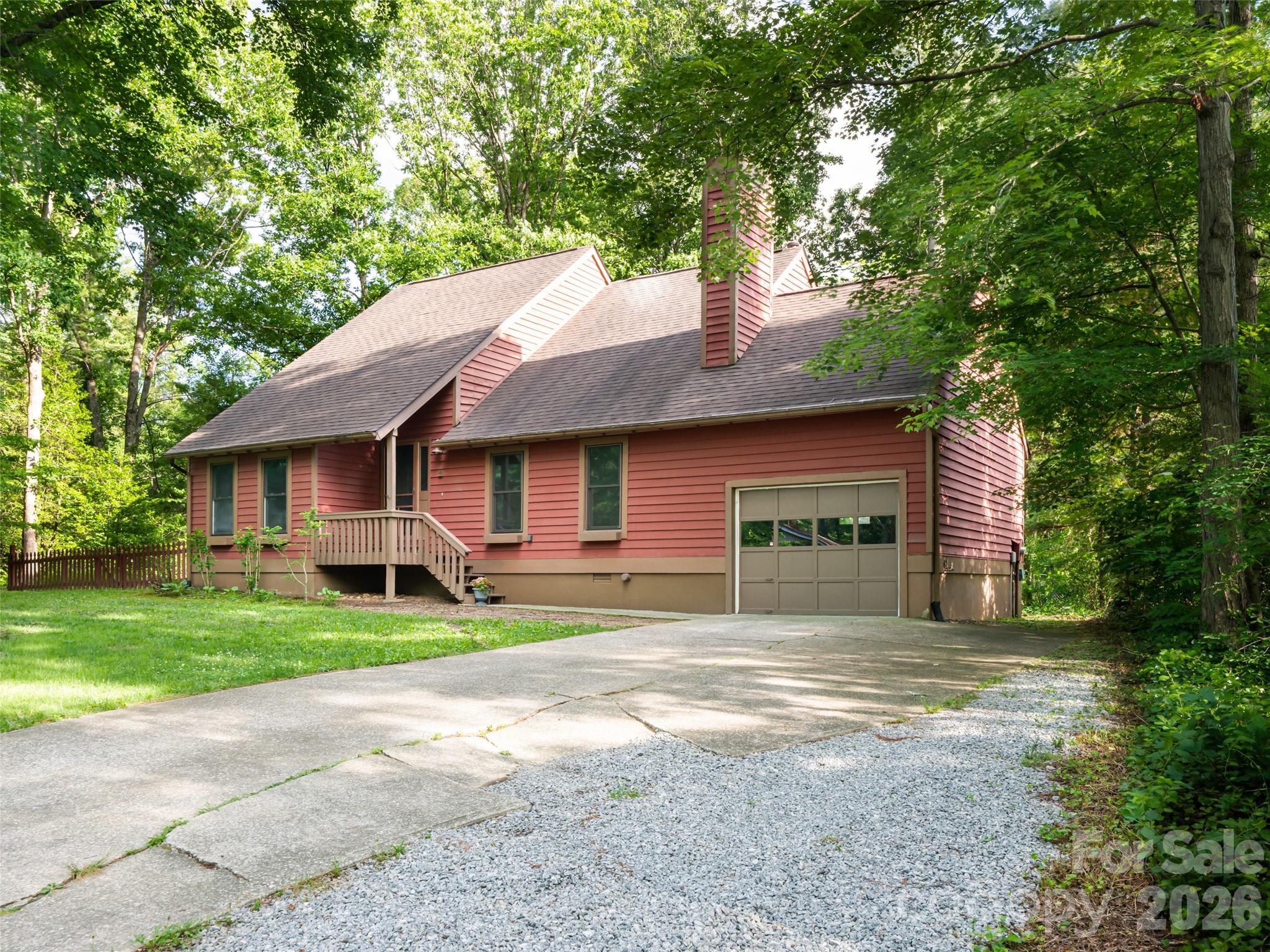 1 Oak Leaf Drive — Fletcher