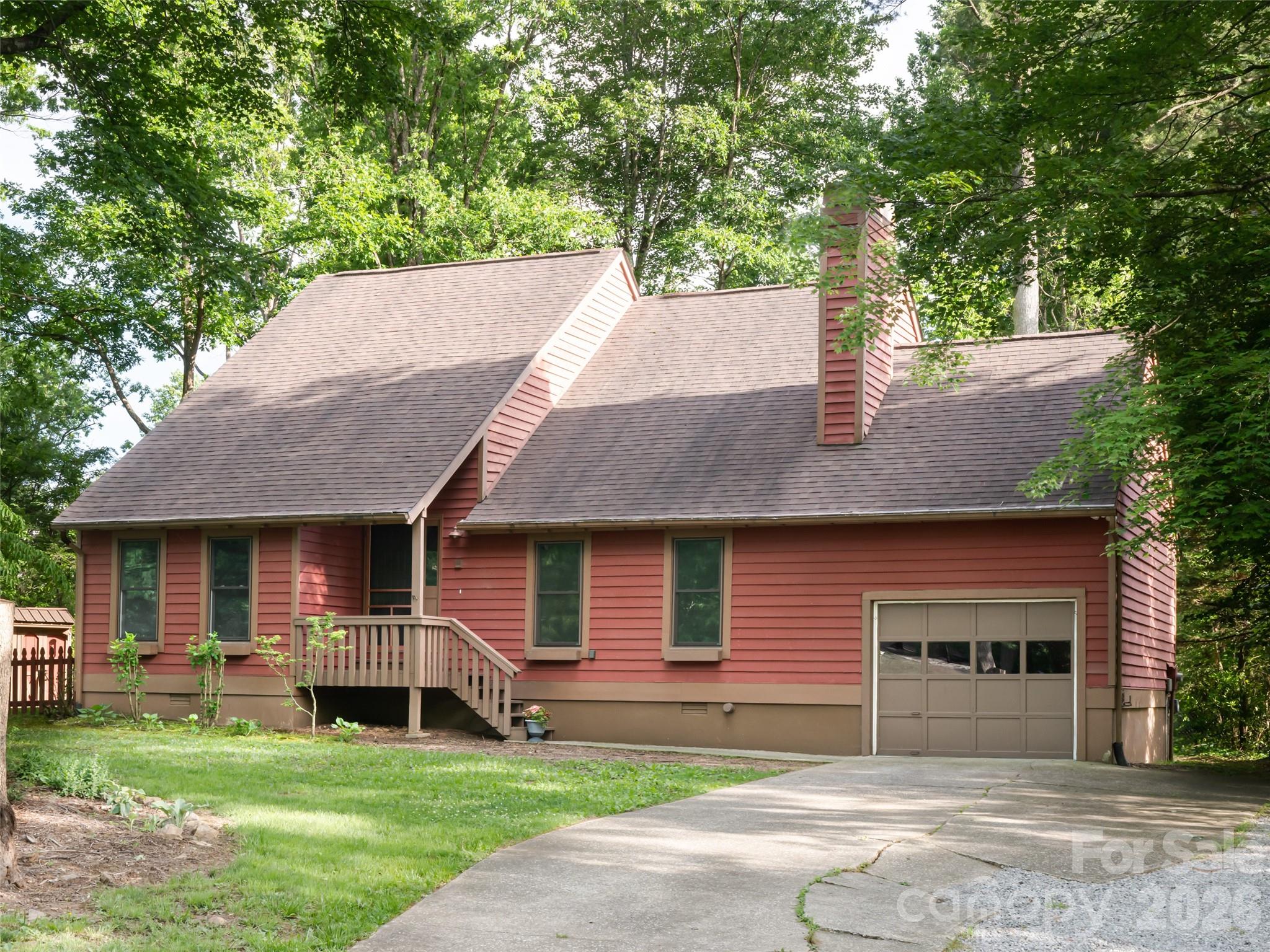 1 Oak Leaf Drive — Fletcher