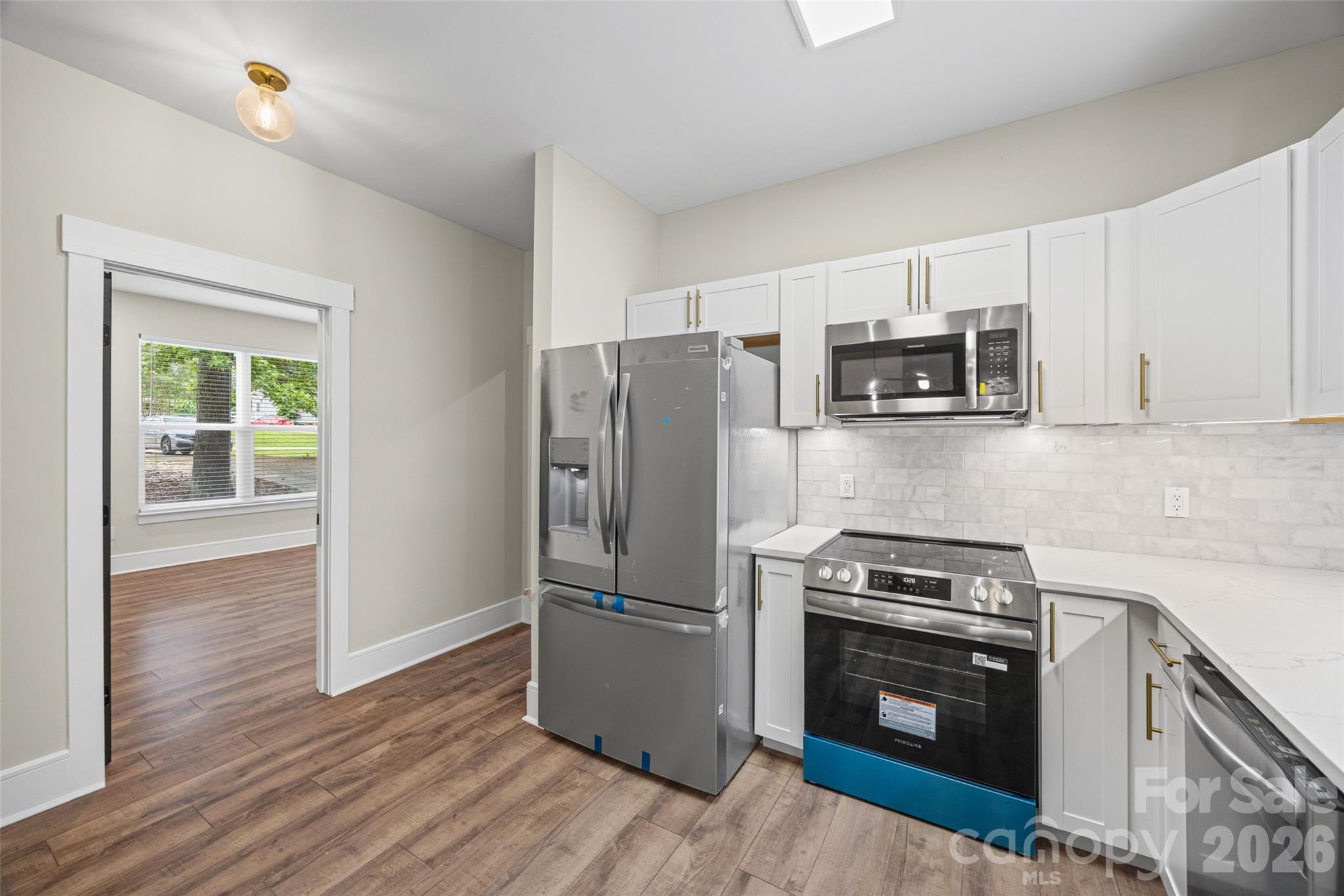 925 Loganberry Lane — York