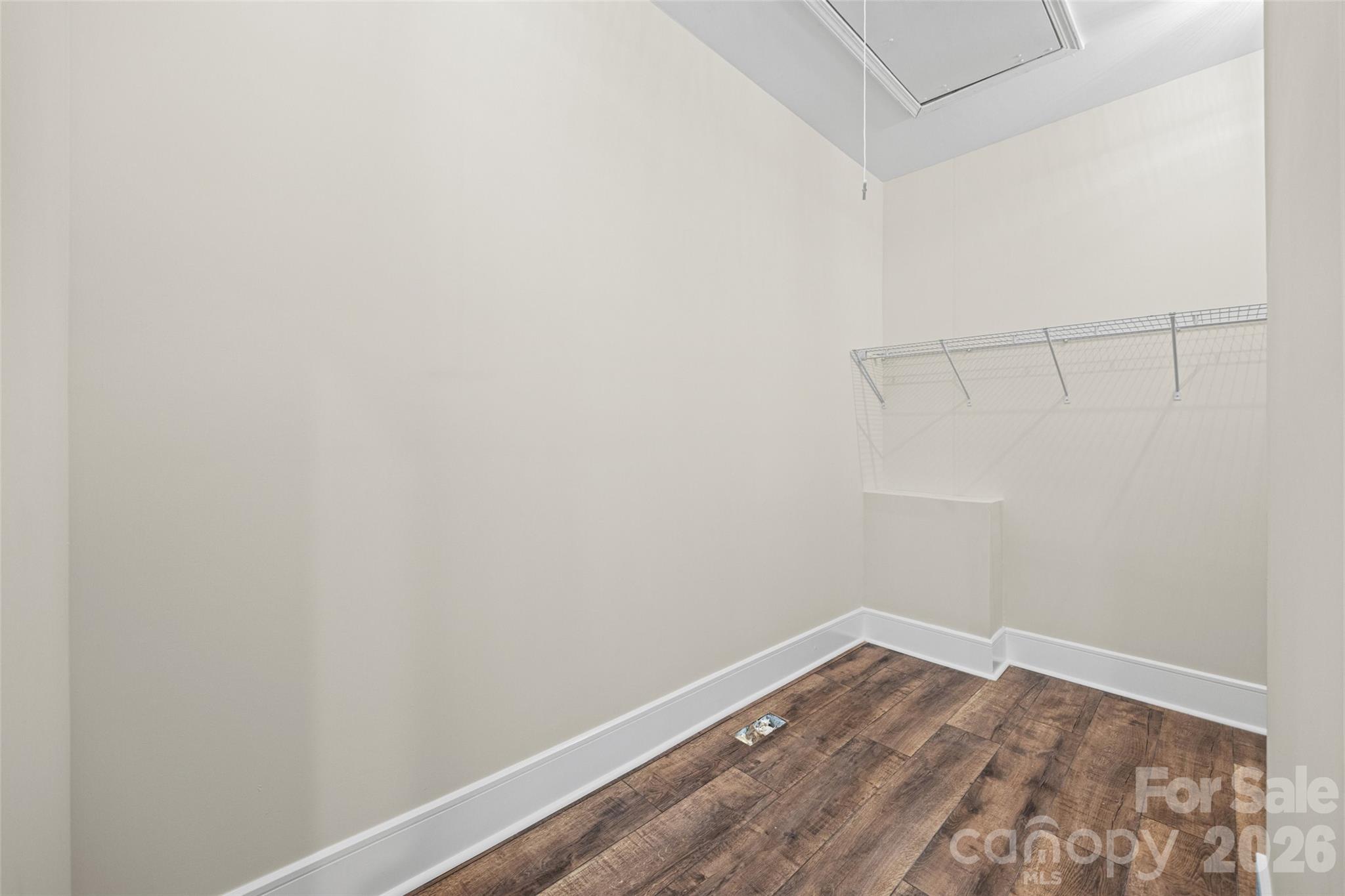 925 Loganberry Lane — York