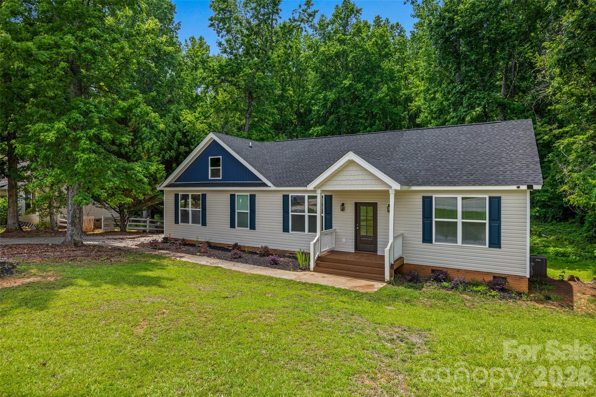 925 Loganberry Lane — York