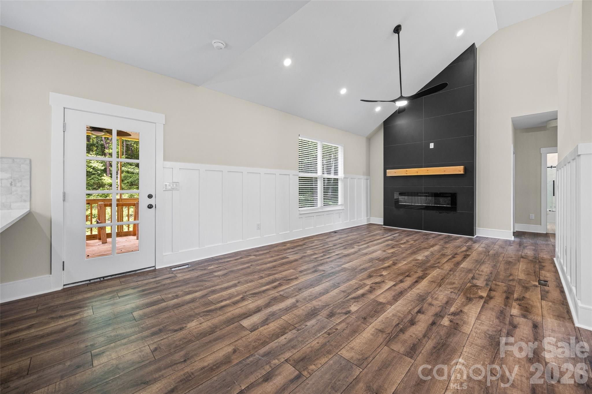 925 Loganberry Lane — York