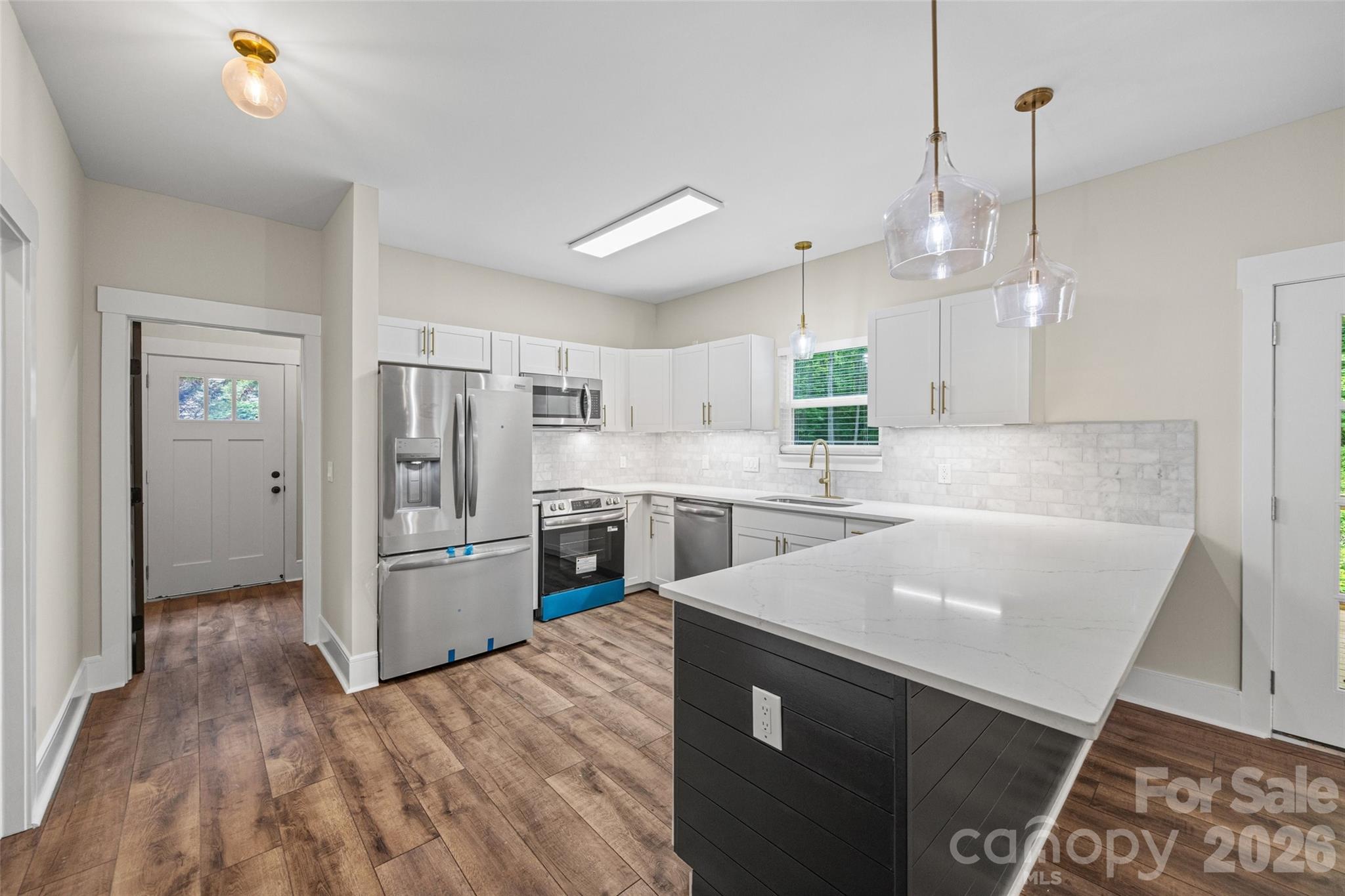 925 Loganberry Lane — York