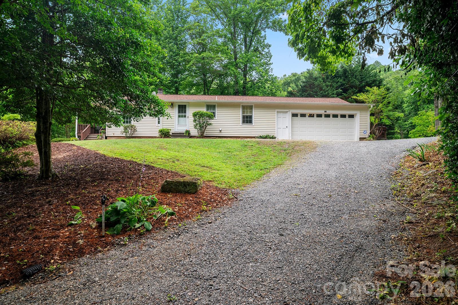 825 Gallimore Road — Flat Rock