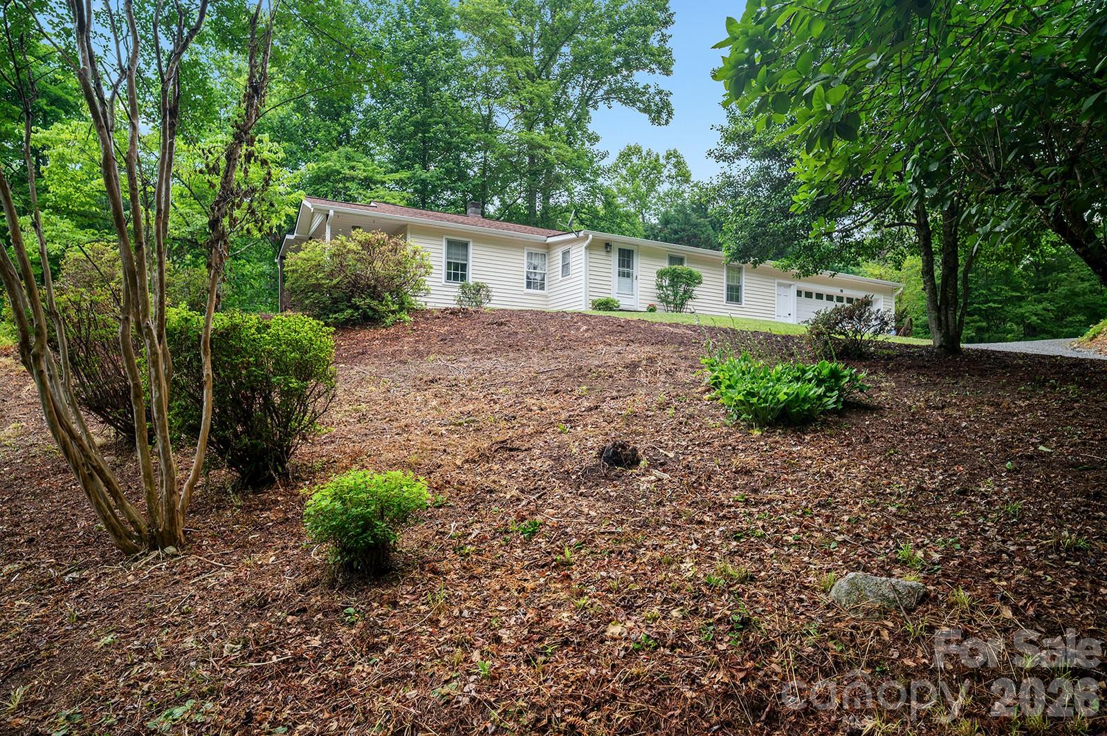 825 Gallimore Road — Flat Rock