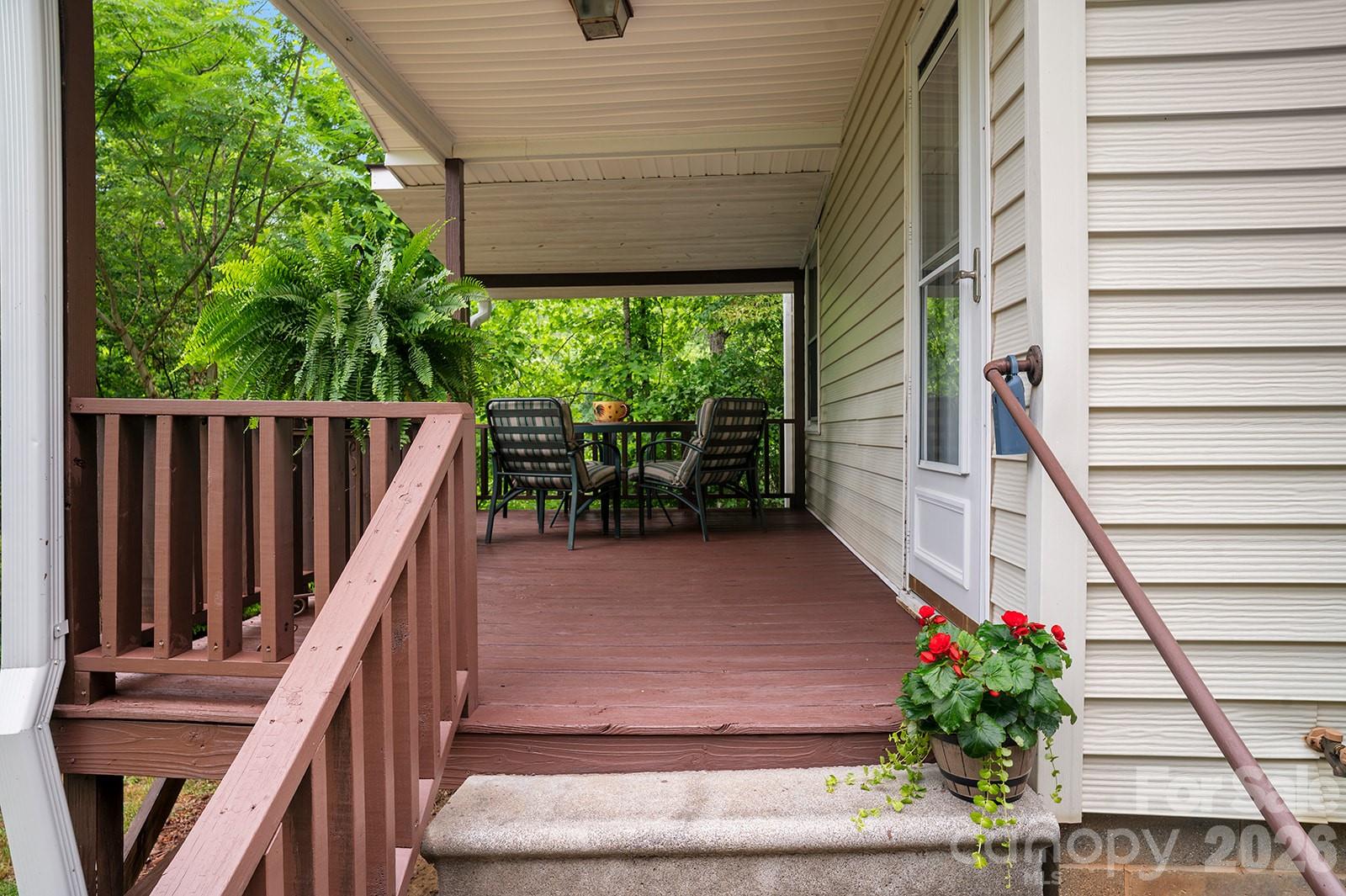 825 Gallimore Road — Flat Rock