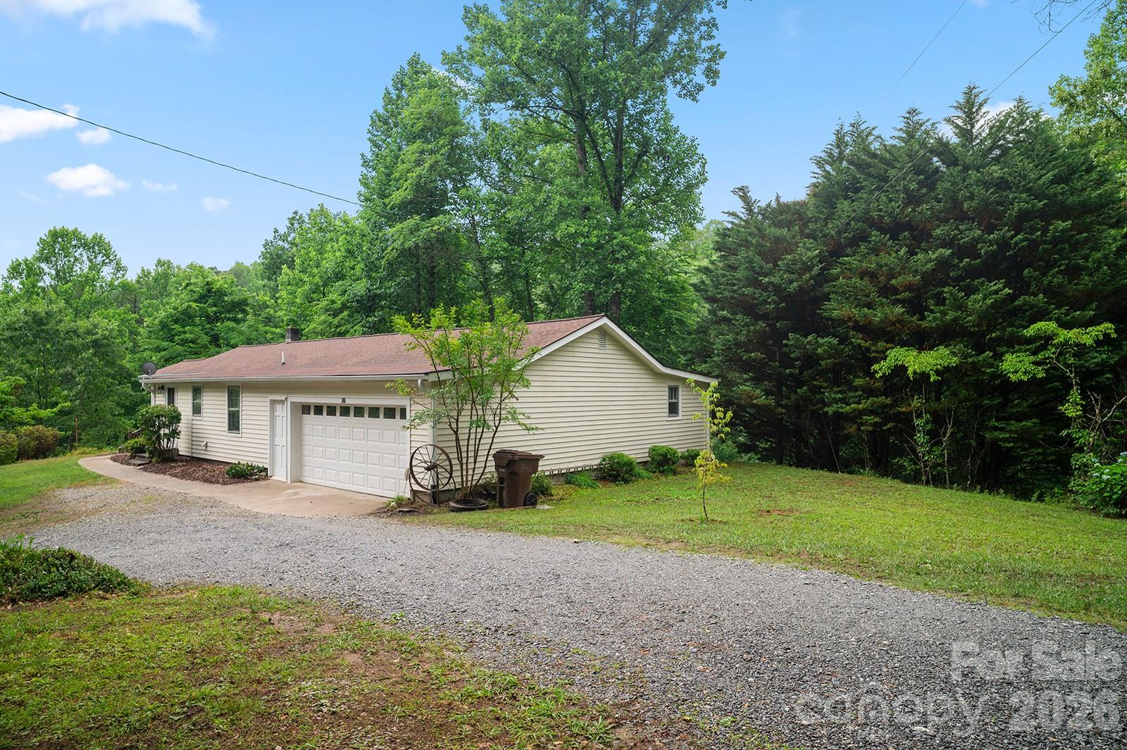 825 Gallimore Road — Flat Rock