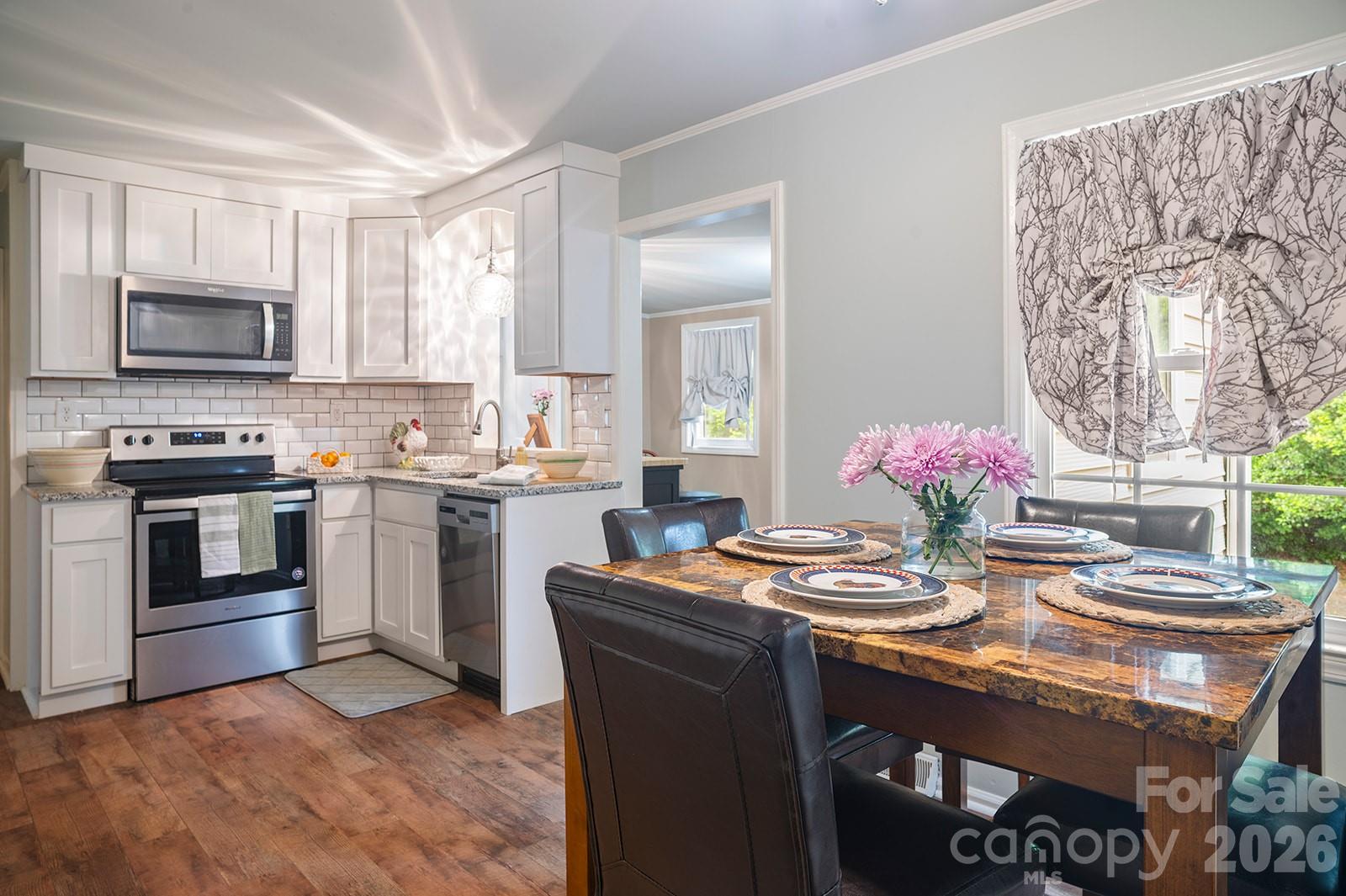 825 Gallimore Road — Flat Rock
