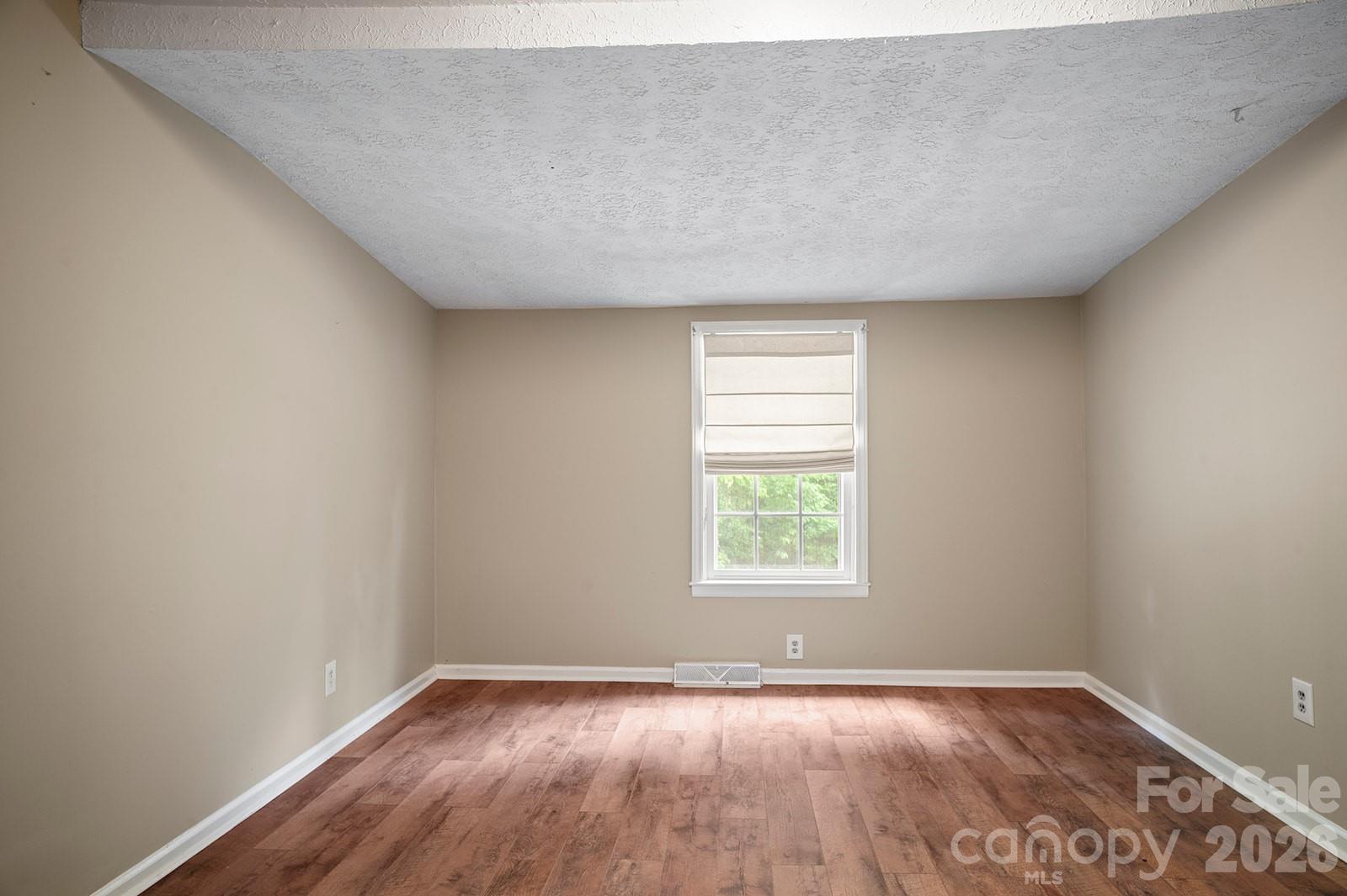 825 Gallimore Road — Flat Rock