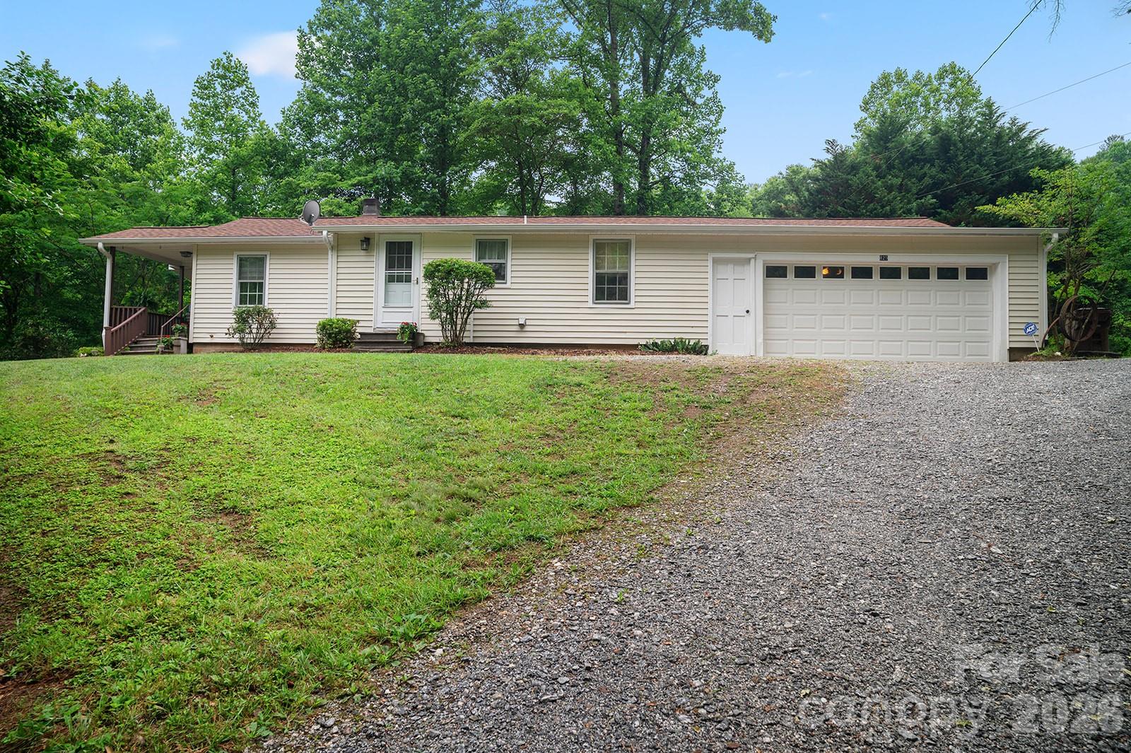 825 Gallimore Road — Flat Rock