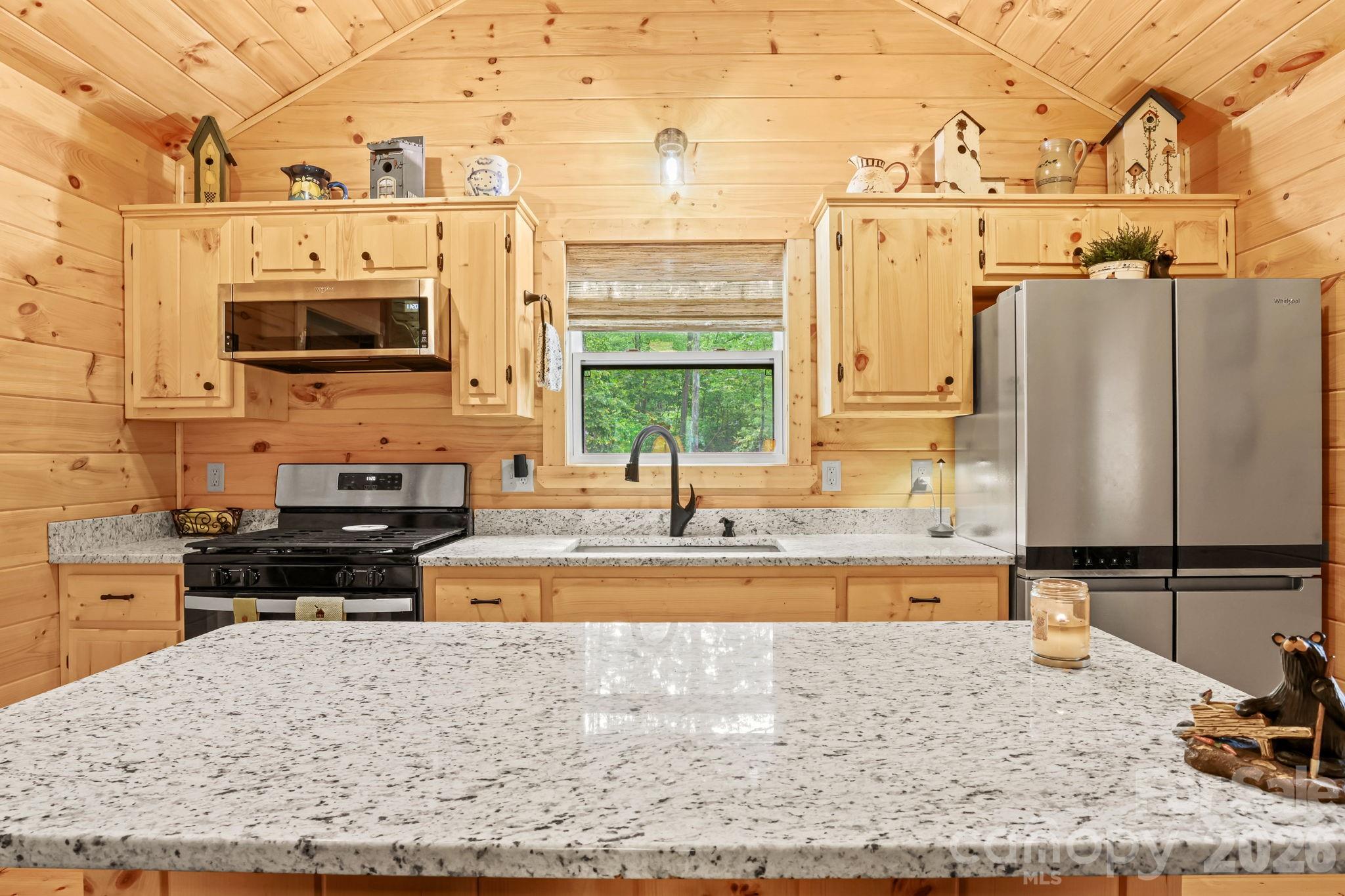 207 Bentley Cove — Murphy