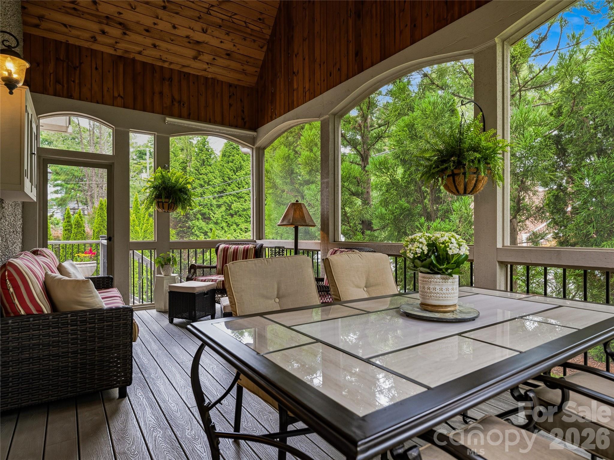 76 Edgelawn Road — Asheville
