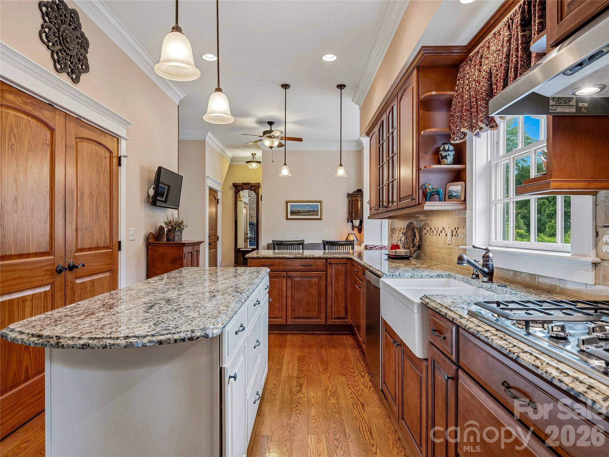 76 Edgelawn Road — Asheville