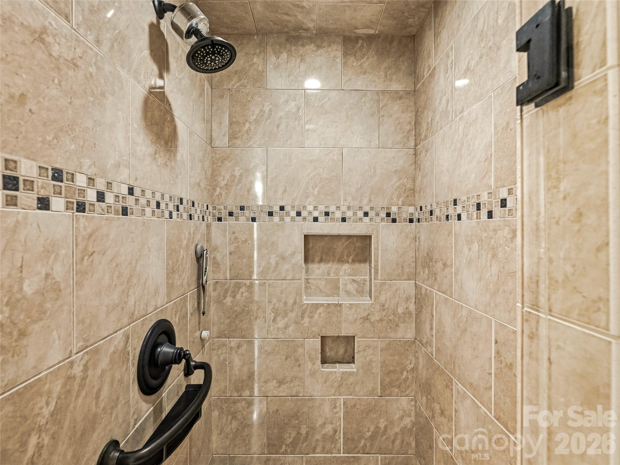 76 Edgelawn Road — Asheville