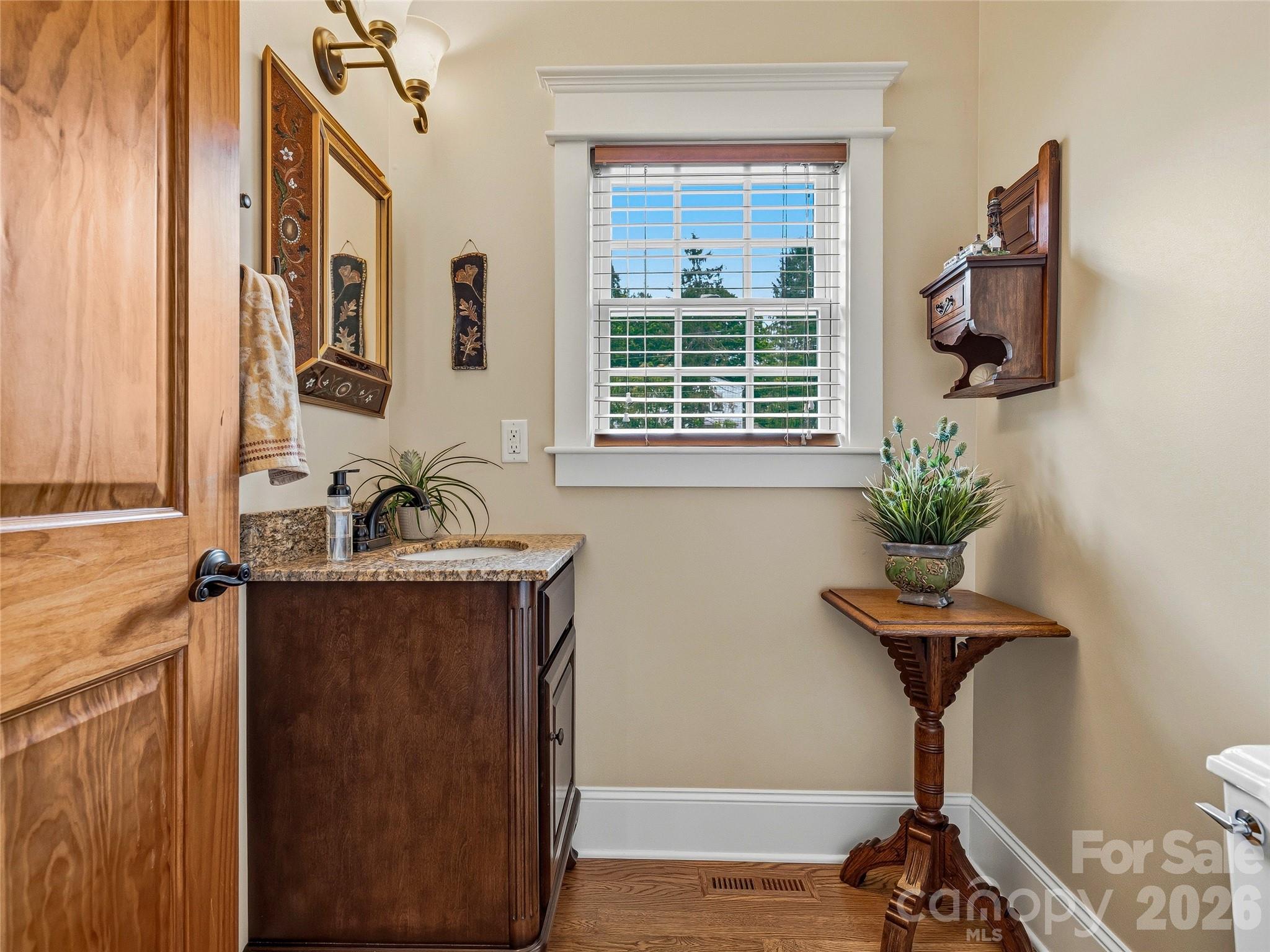 76 Edgelawn Road — Asheville