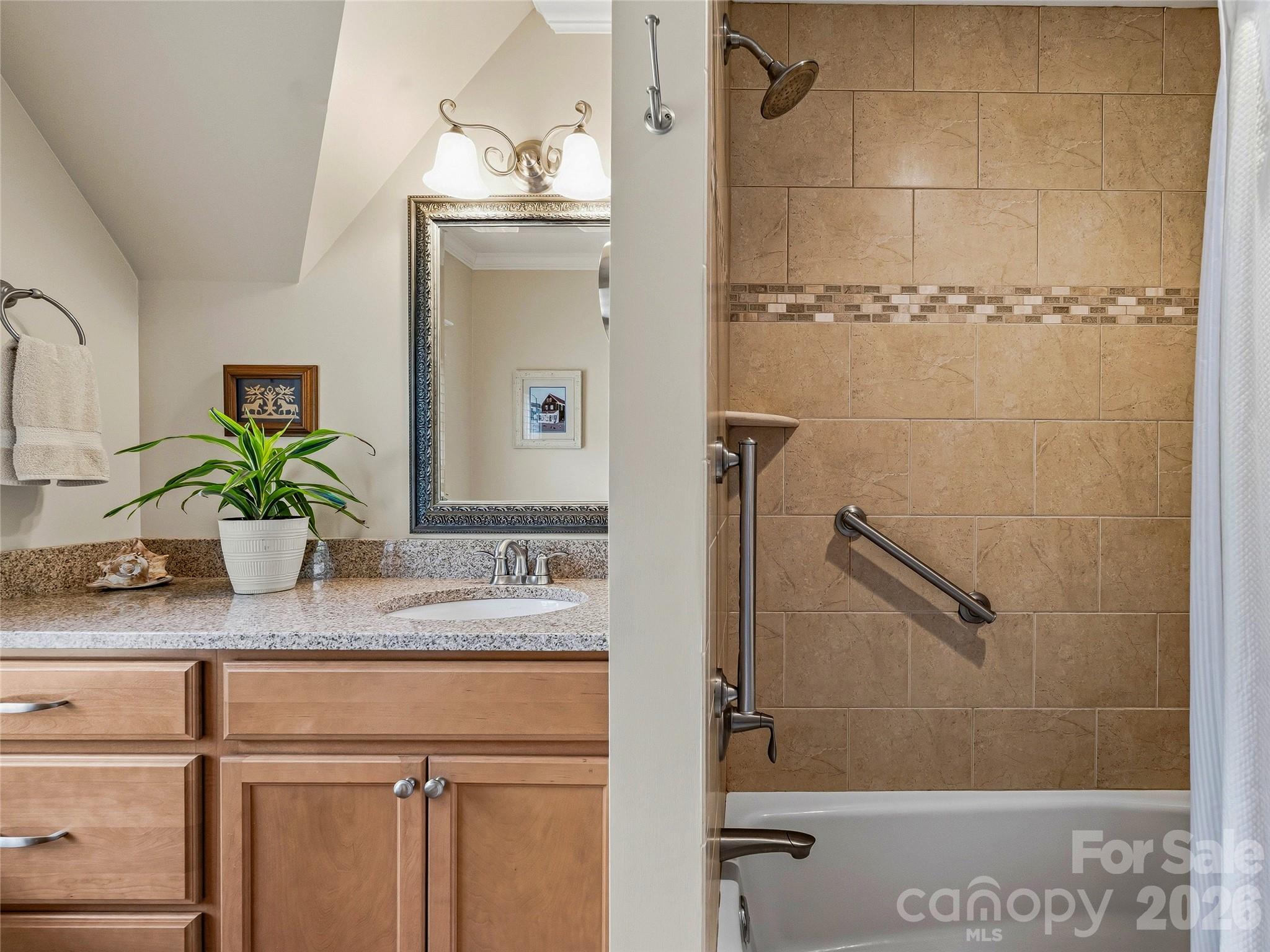 76 Edgelawn Road — Asheville