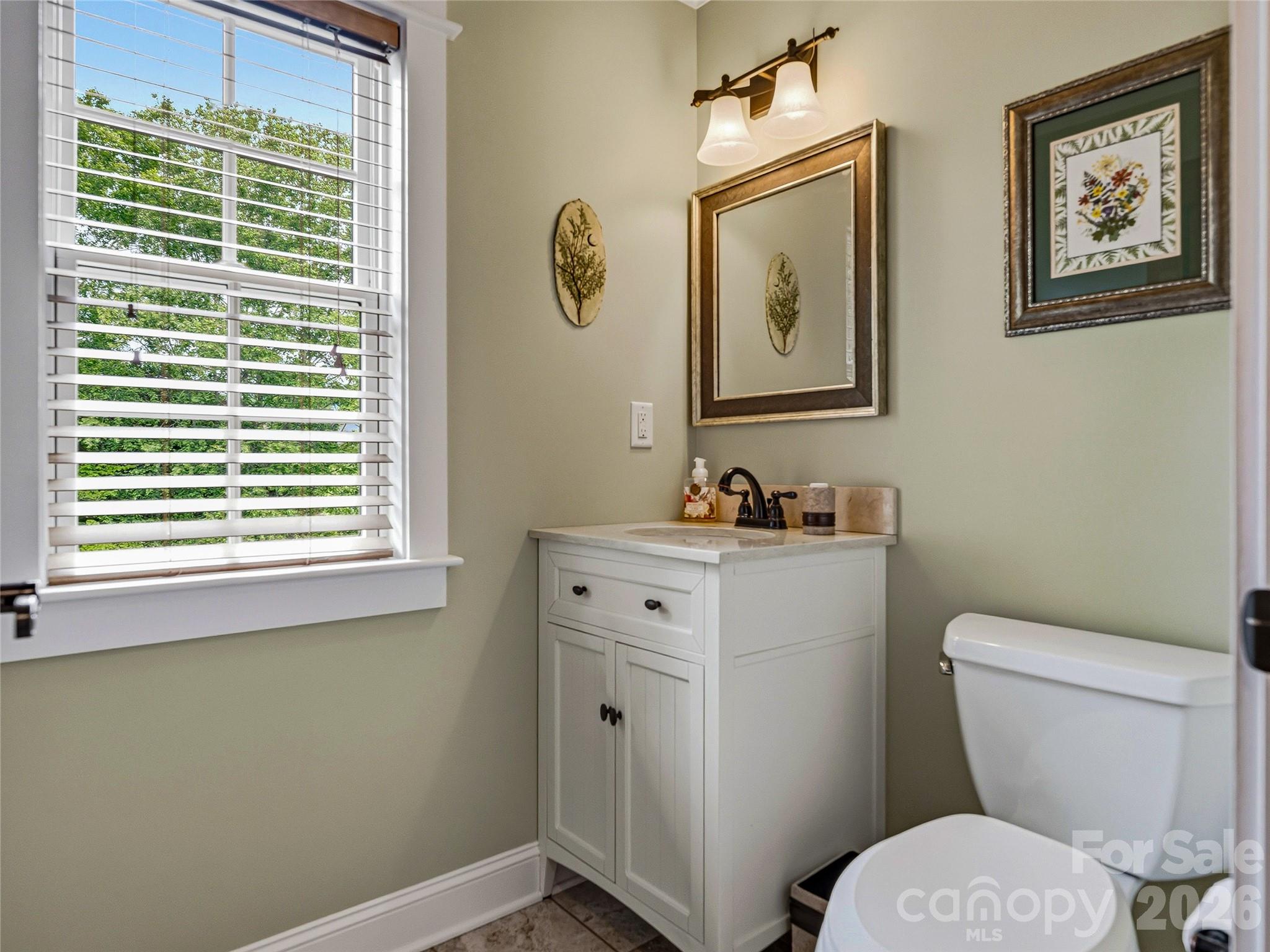 76 Edgelawn Road — Asheville