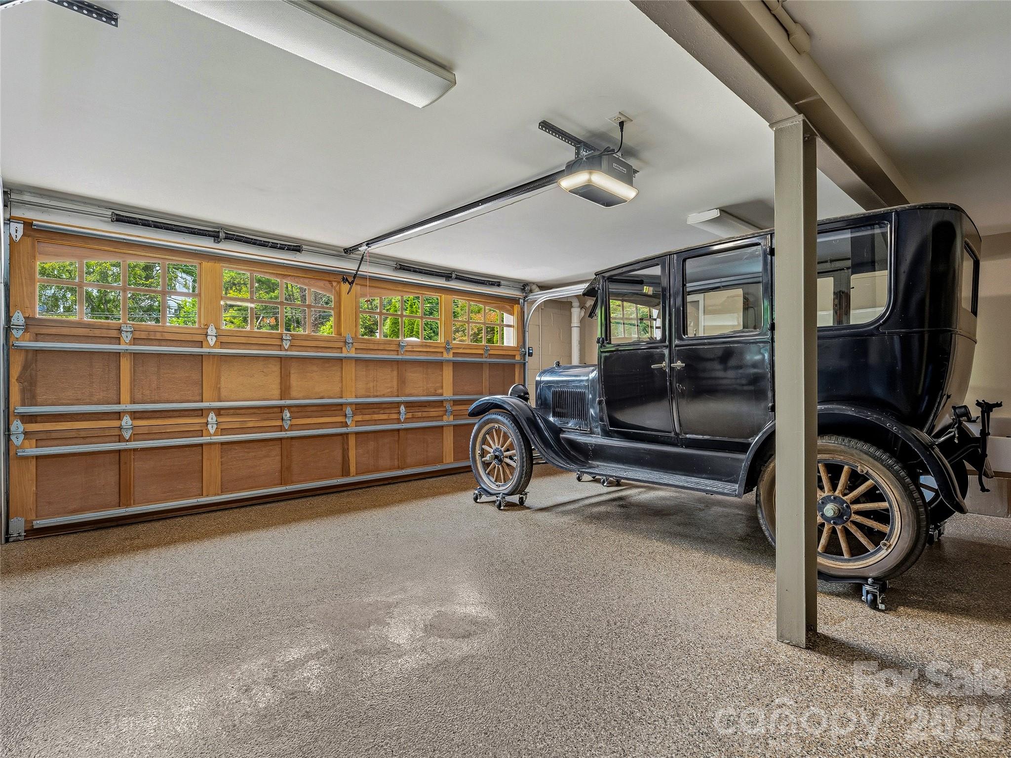 76 Edgelawn Road — Asheville