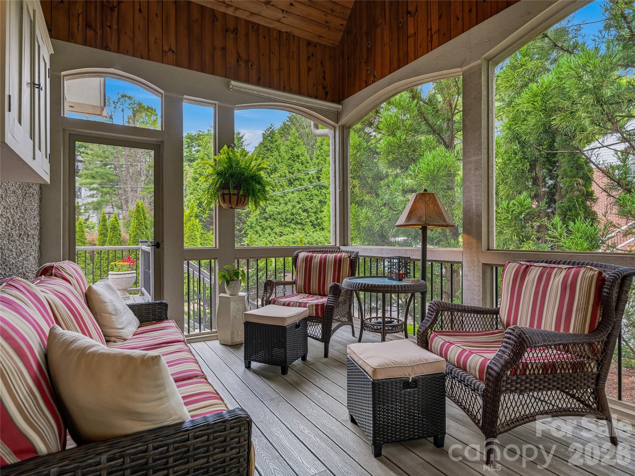 76 Edgelawn Road — Asheville