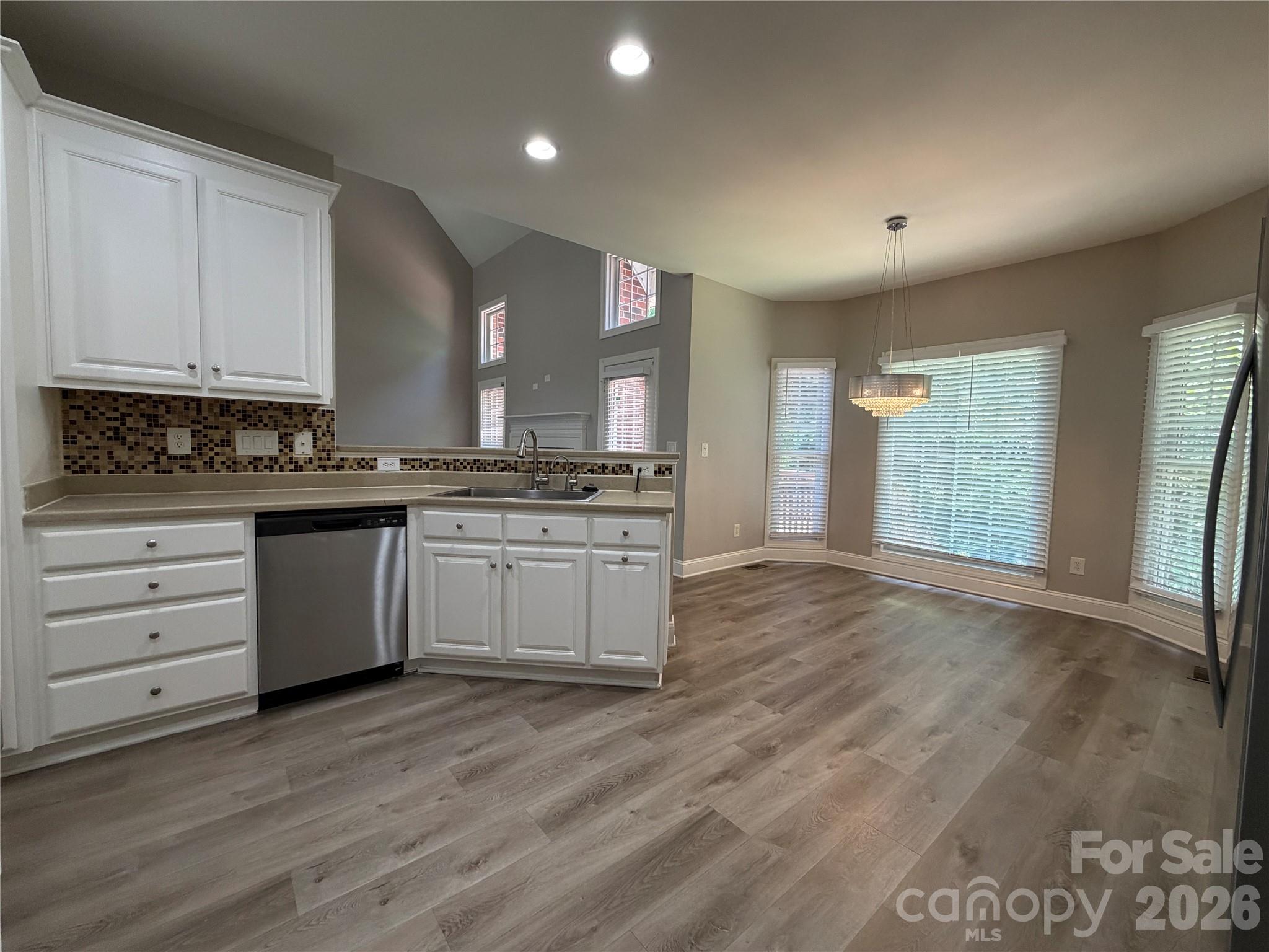 1332 Bershire Lane — Charlotte