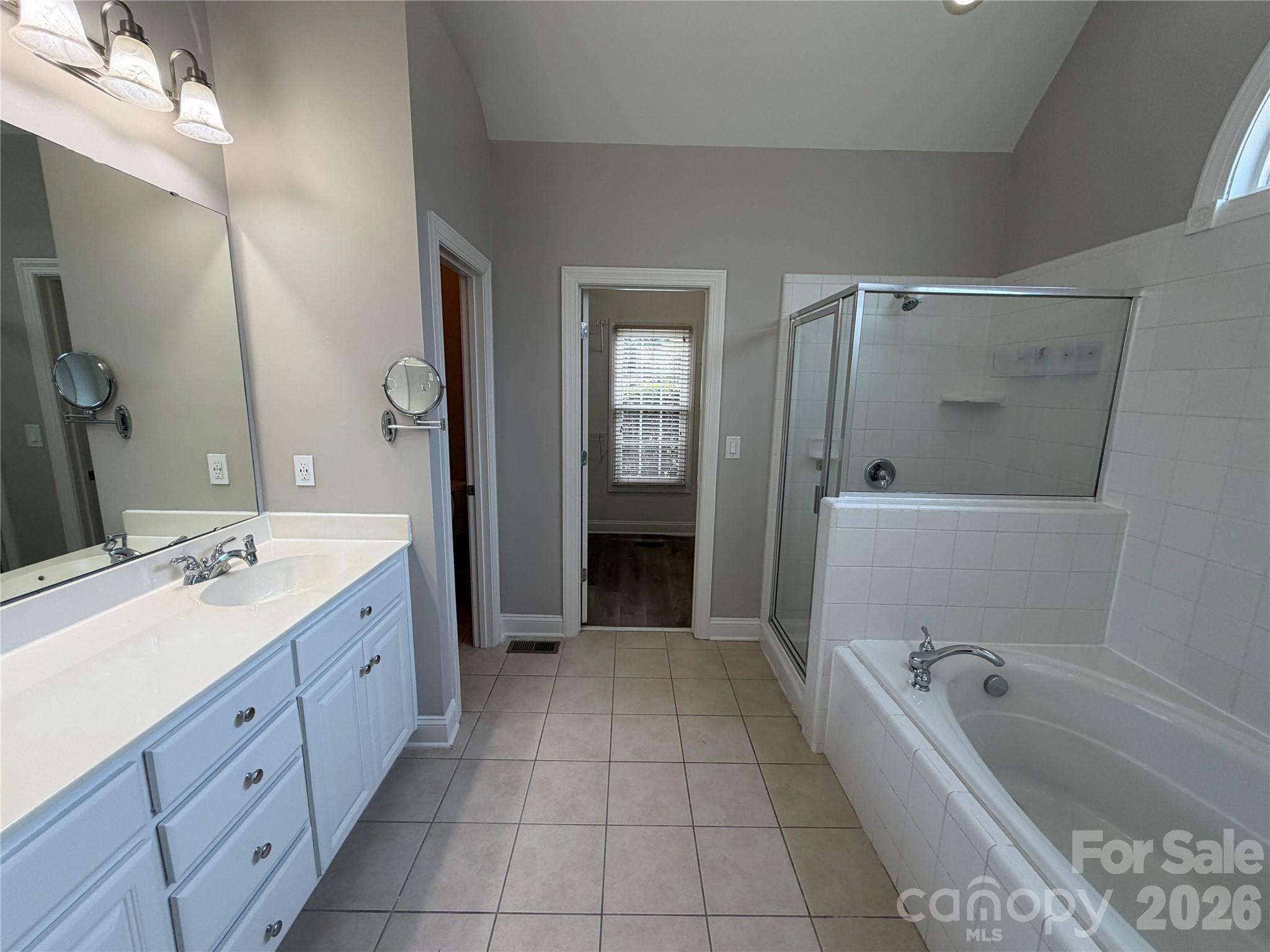 1332 Bershire Lane — Charlotte