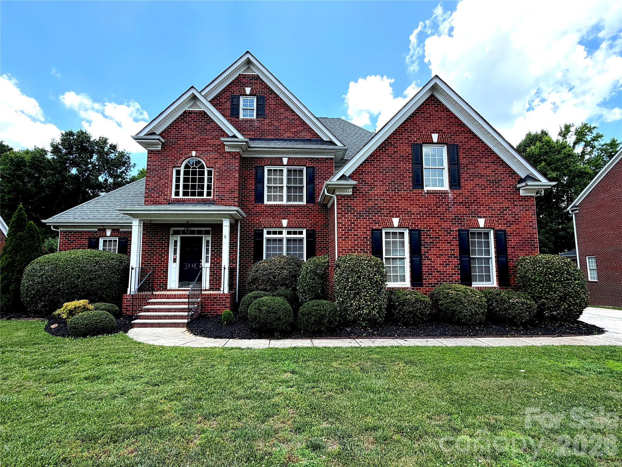 1332 Bershire Lane — Charlotte
