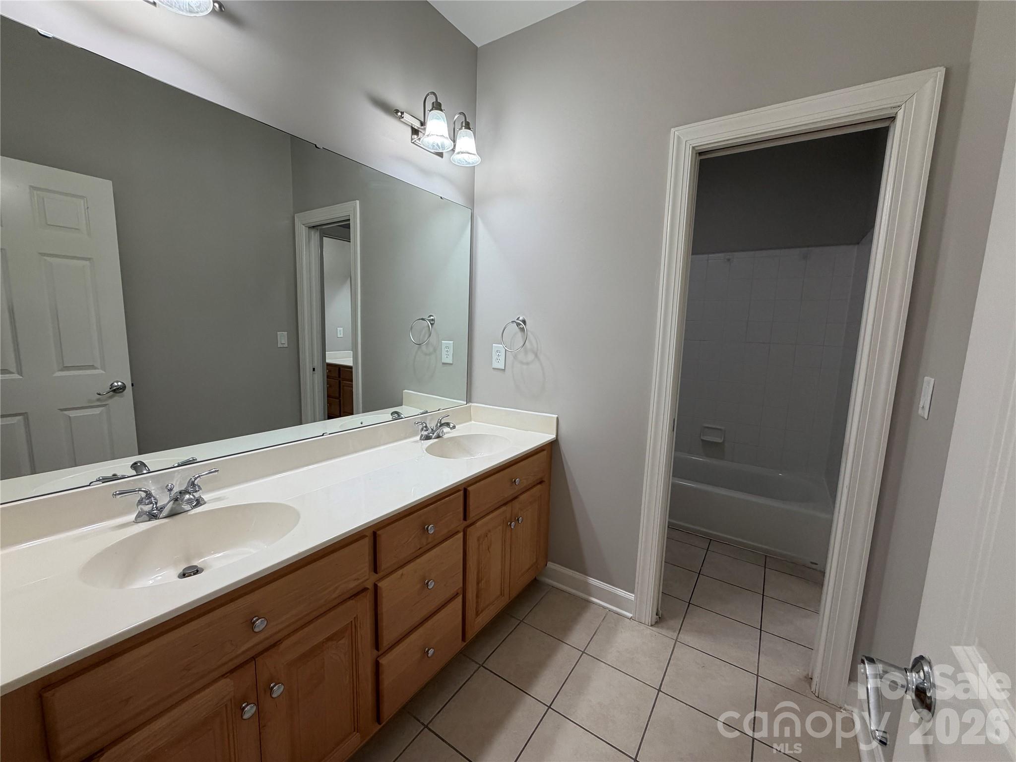 1332 Bershire Lane — Charlotte