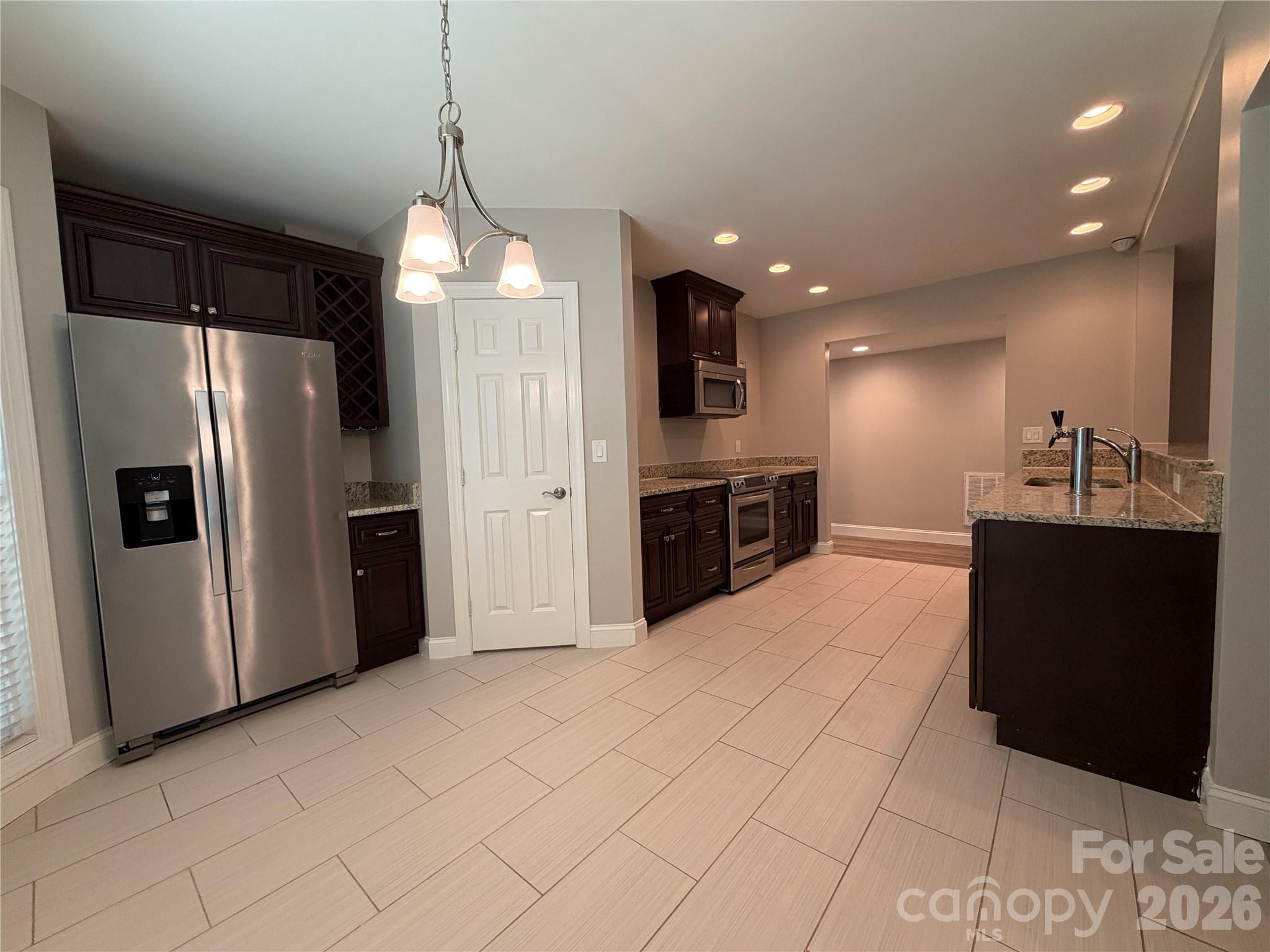 1332 Bershire Lane — Charlotte