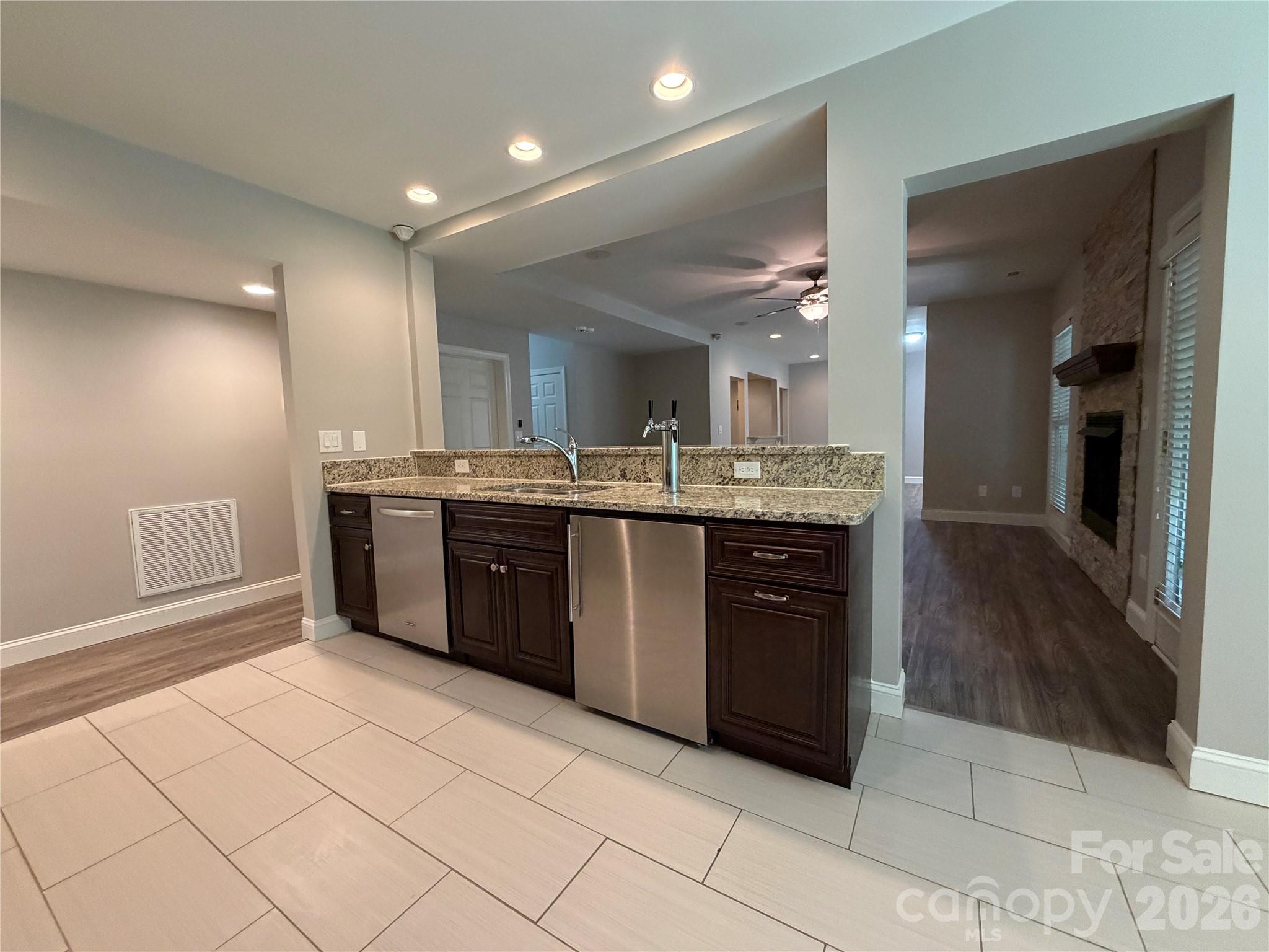 1332 Bershire Lane — Charlotte
