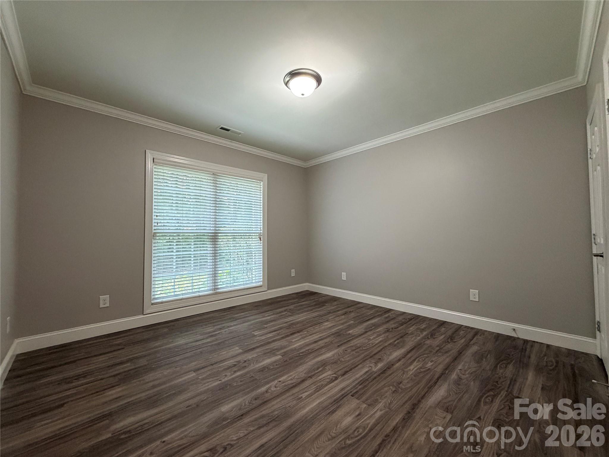 1332 Bershire Lane — Charlotte