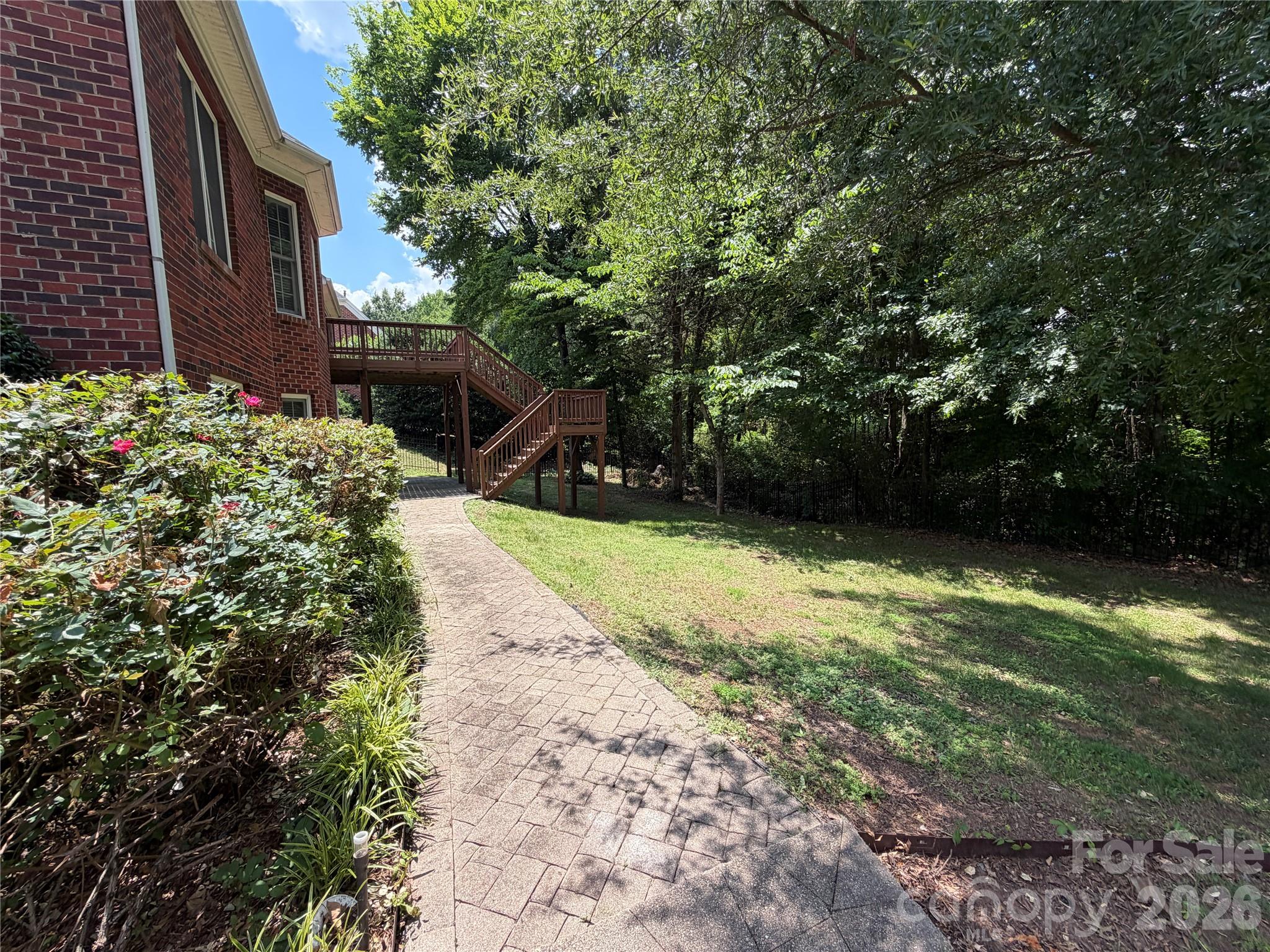 1332 Bershire Lane — Charlotte
