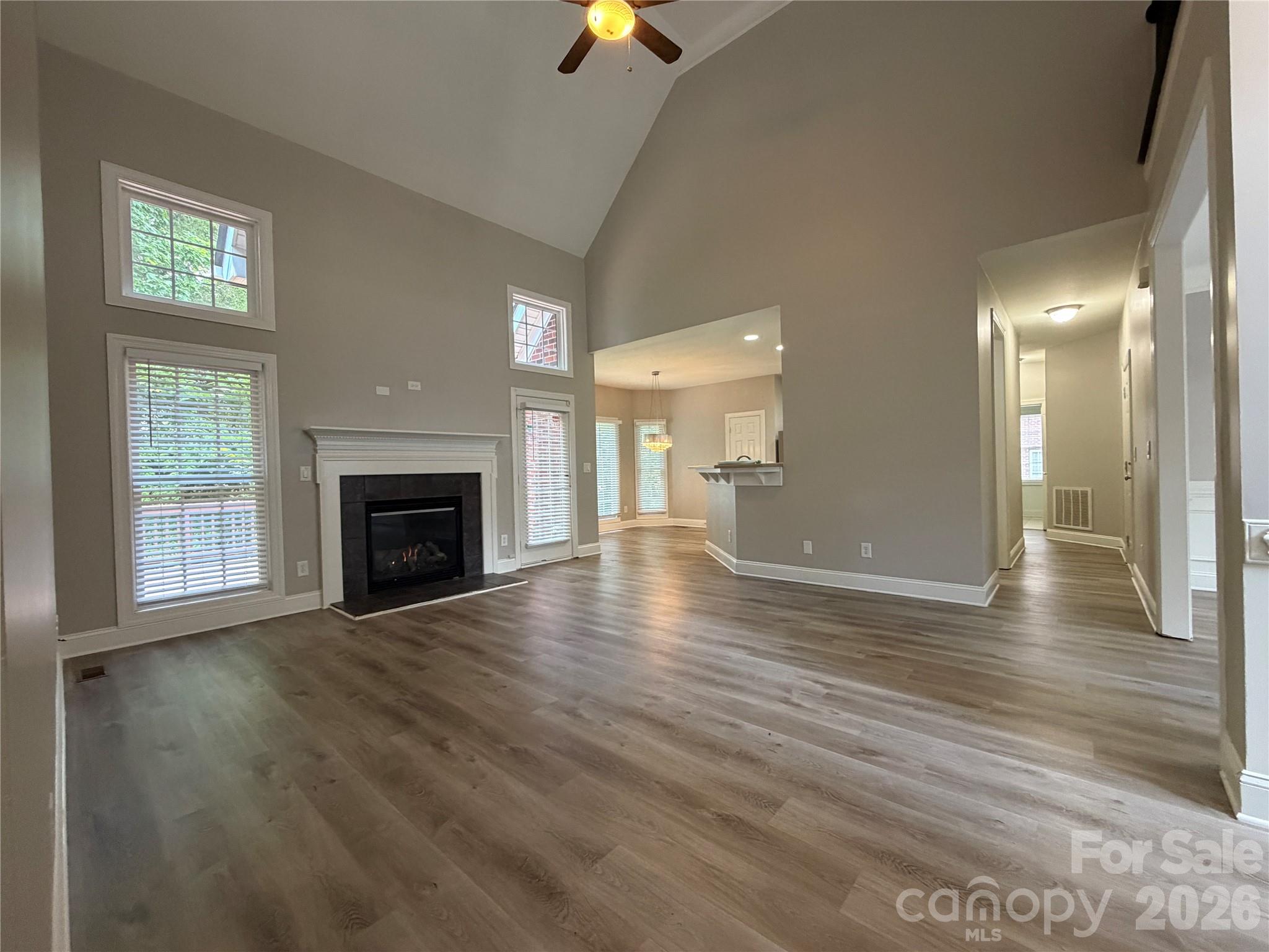 1332 Bershire Lane — Charlotte