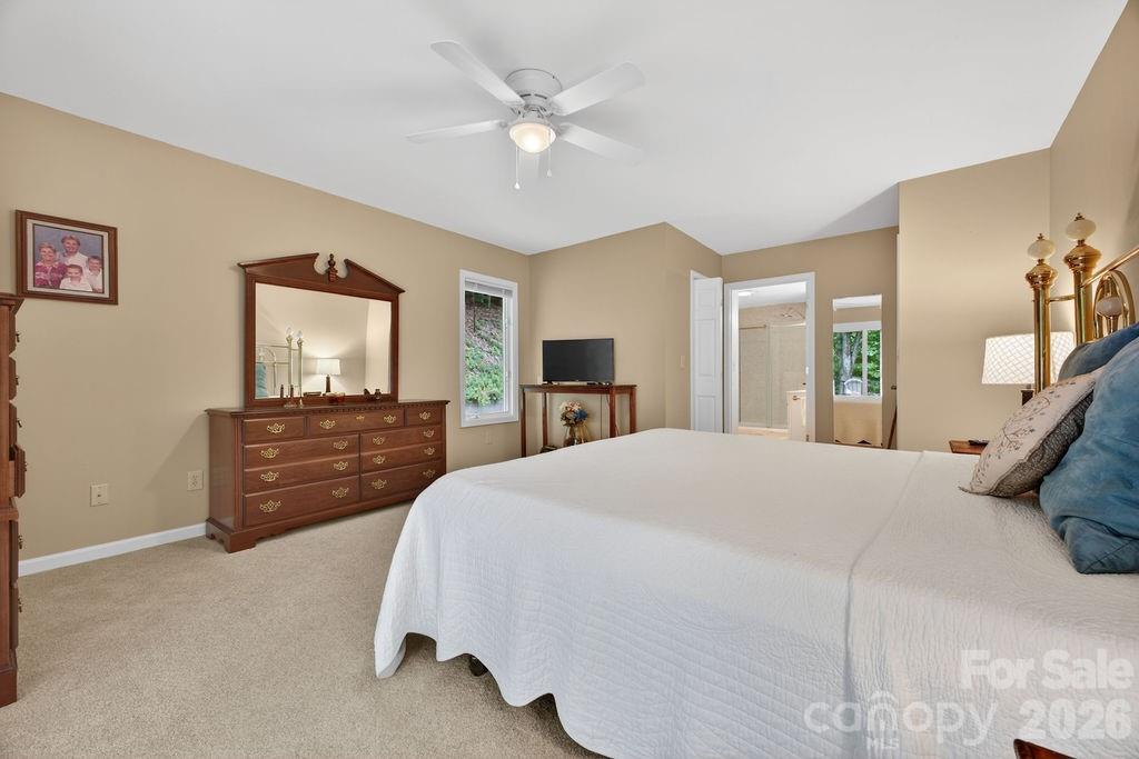 1820 Riverview Court — Hendersonville
