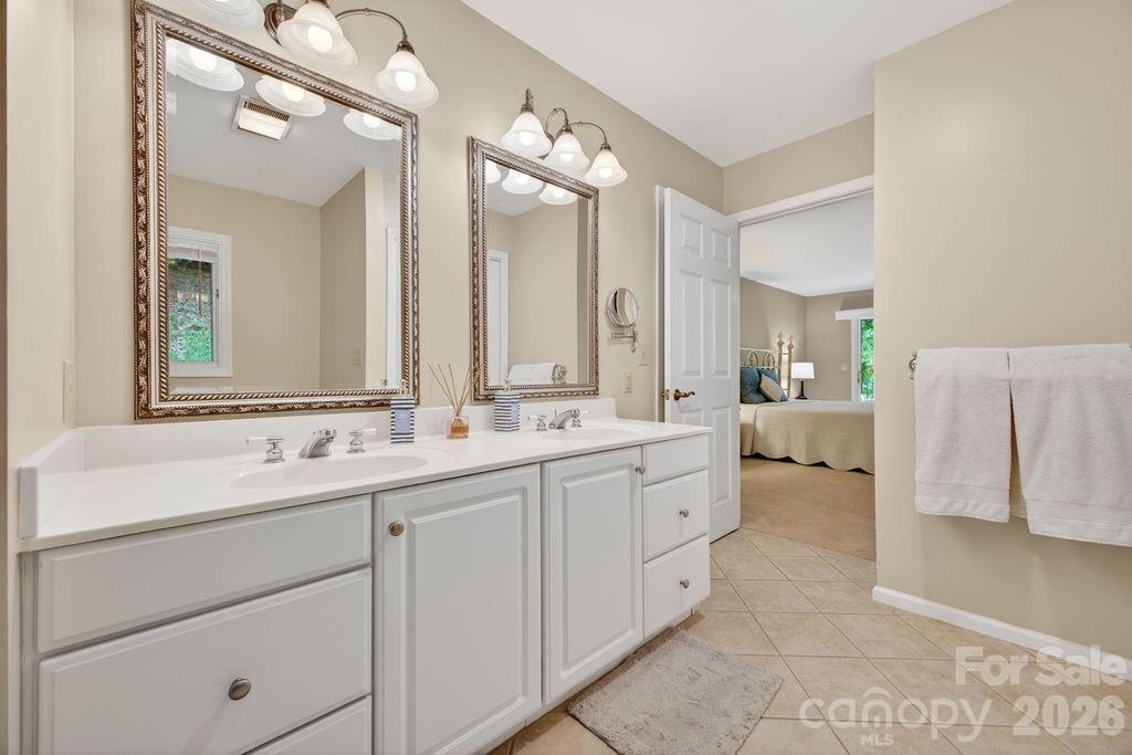 1820 Riverview Court — Hendersonville