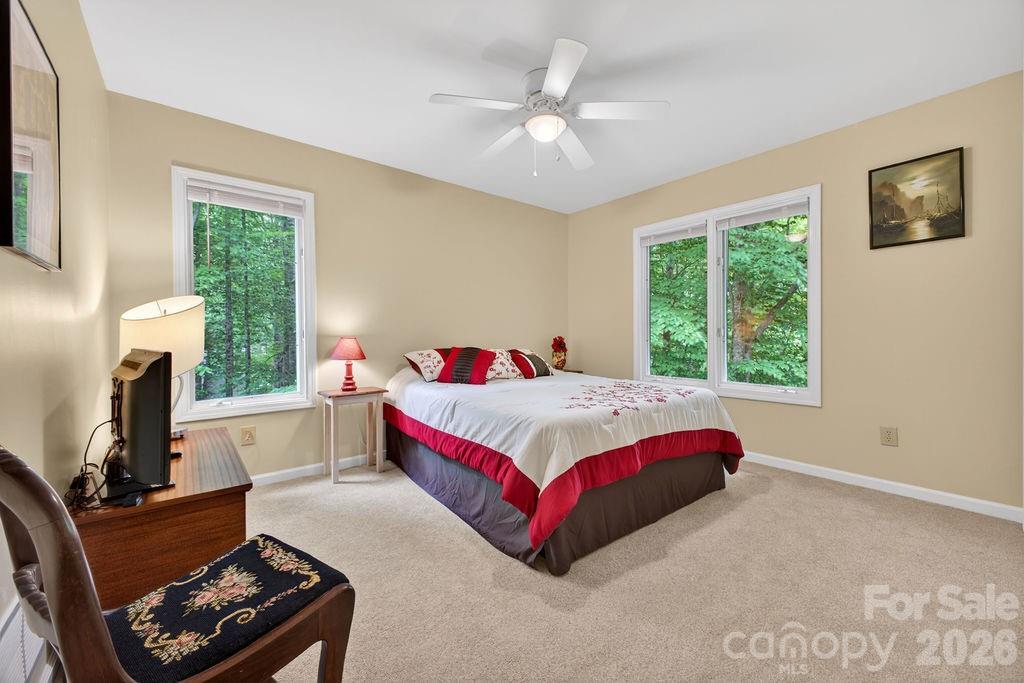 1820 Riverview Court — Hendersonville