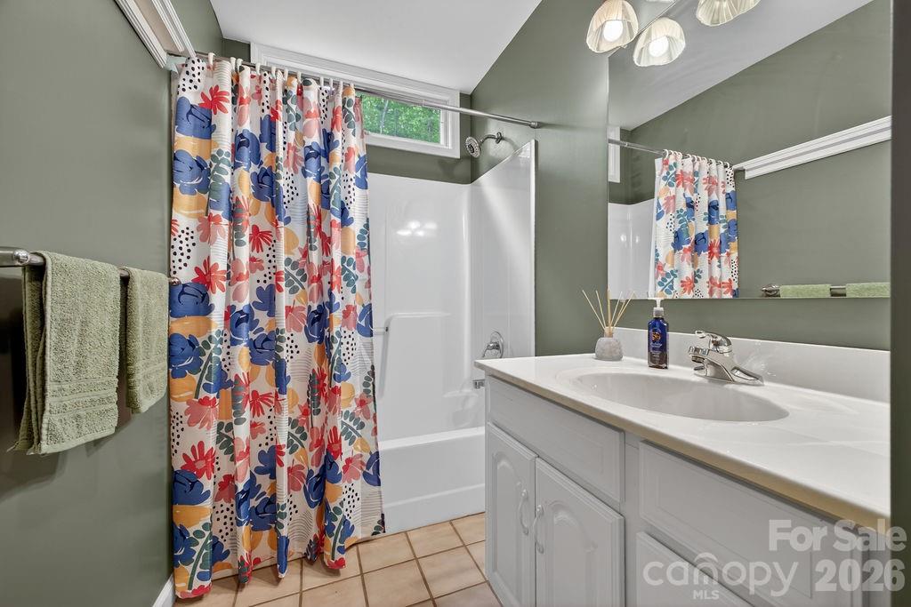 1820 Riverview Court — Hendersonville