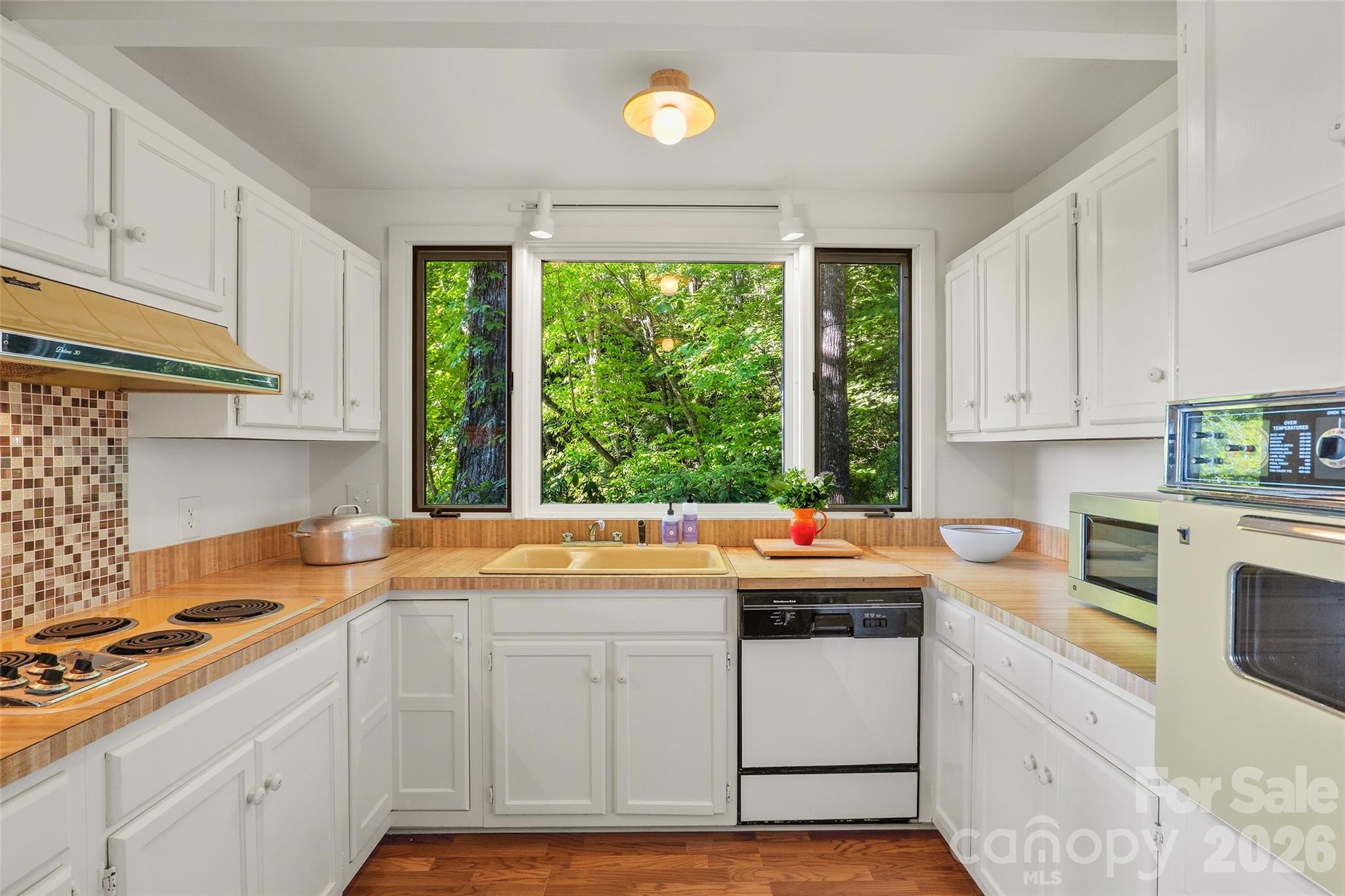 911 Green Hill Road — Brevard