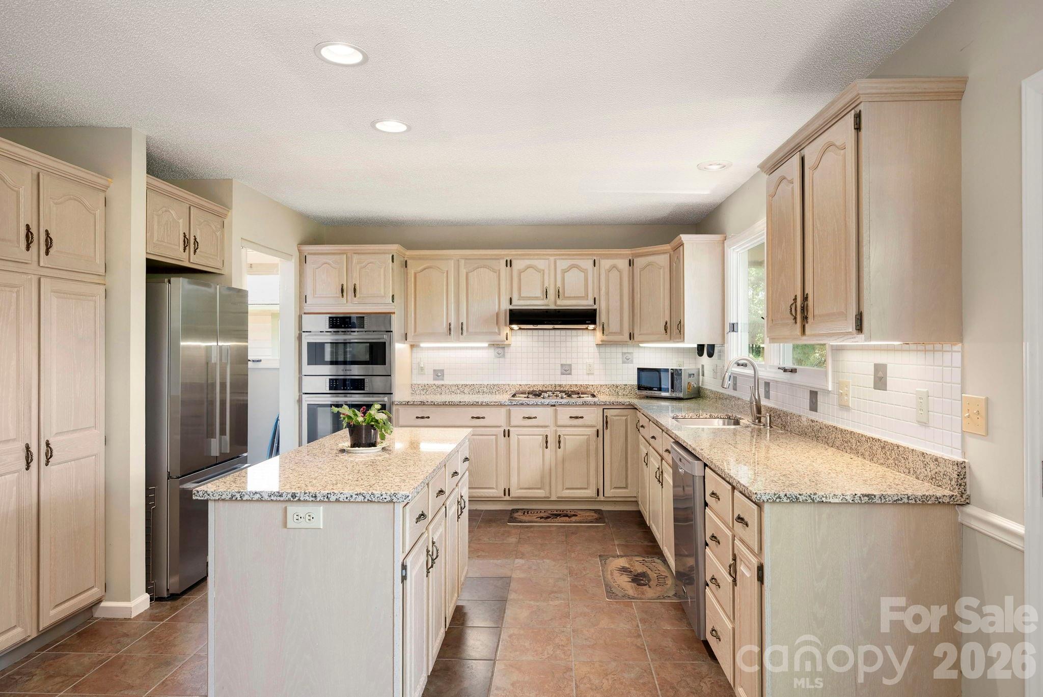 129 FOREST VIEW Drive — Flat Rock