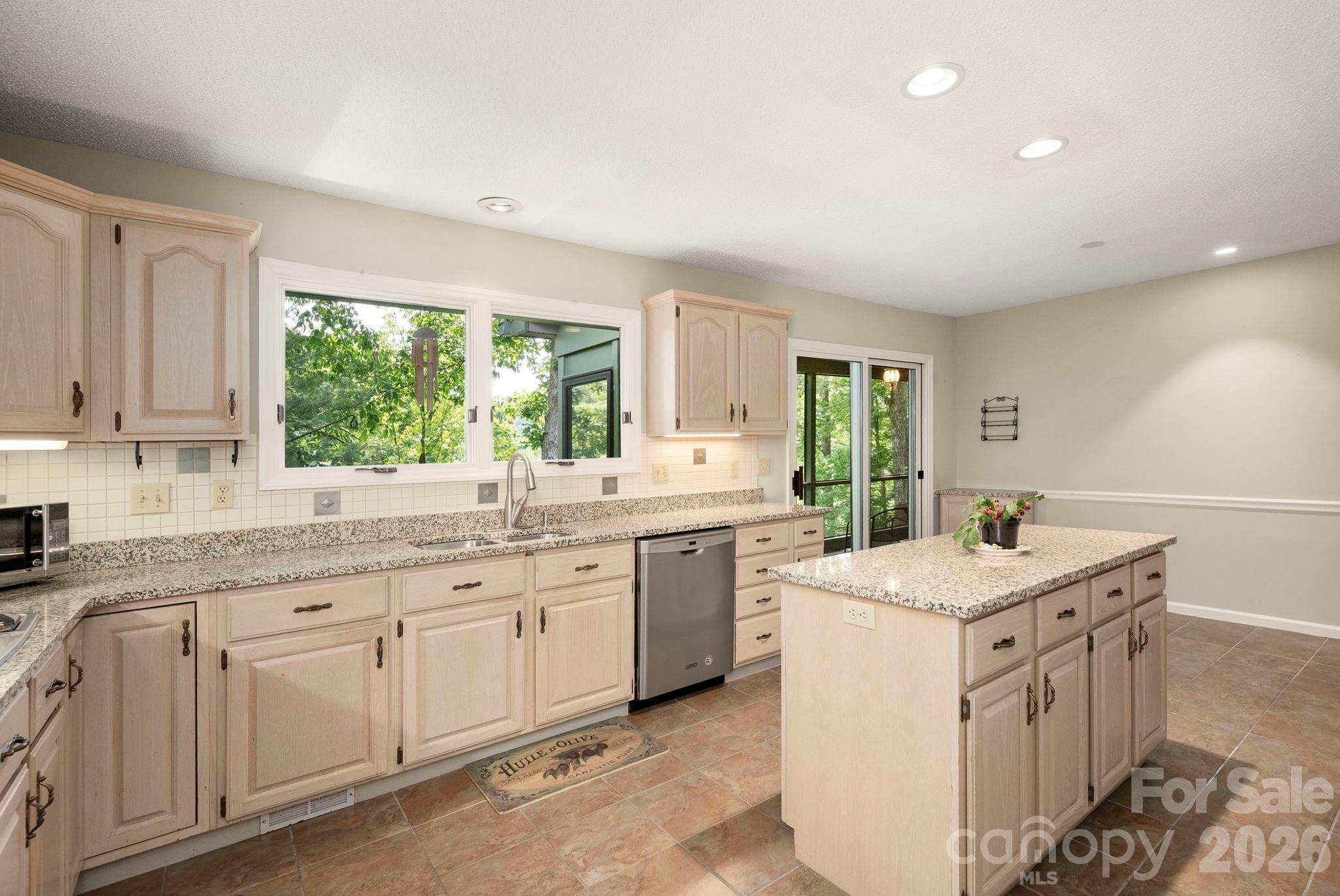129 FOREST VIEW Drive — Flat Rock