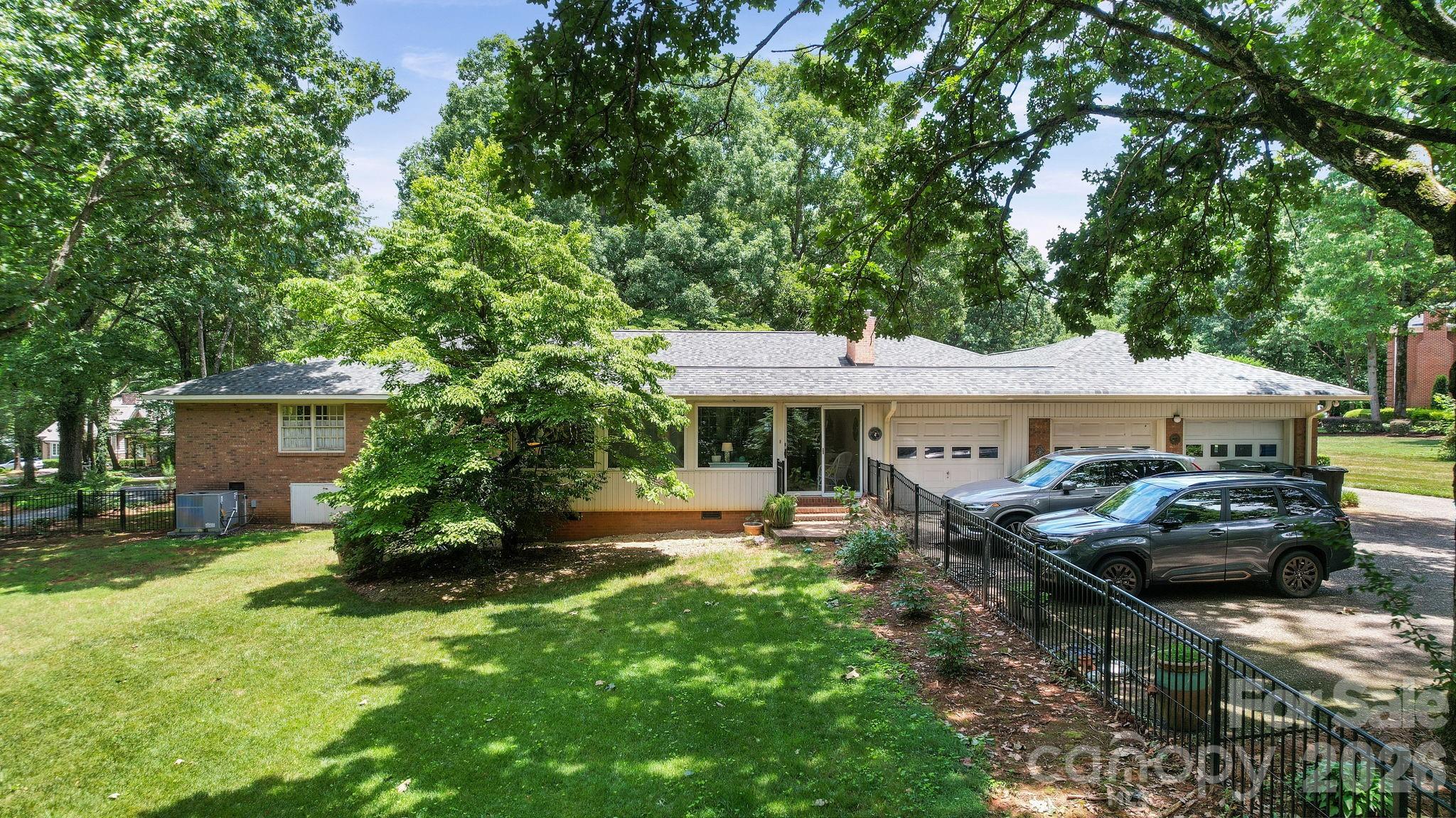 2925 Grampian Drive — Gastonia