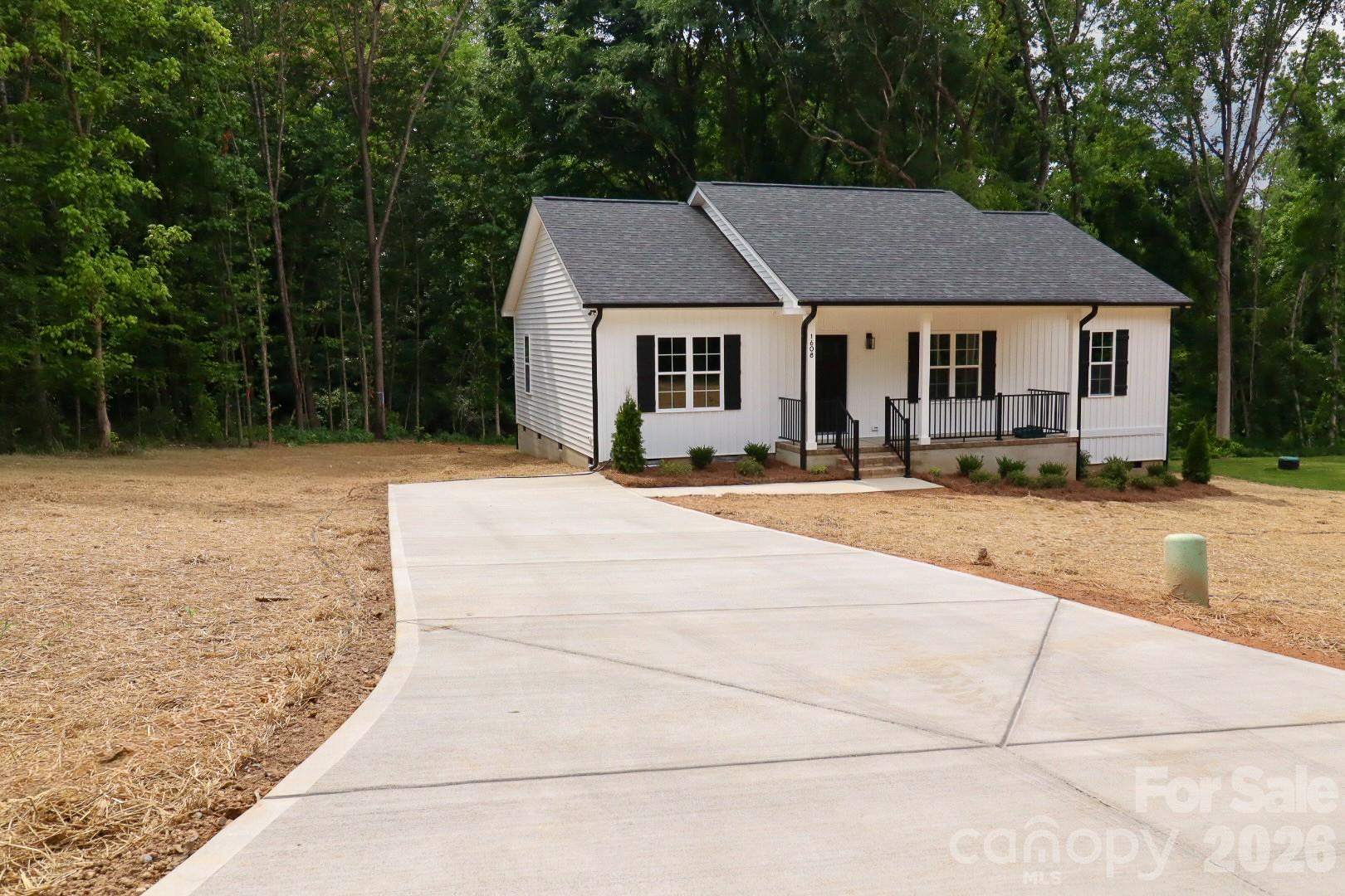 1608 Russell Courtney Road — Monroe