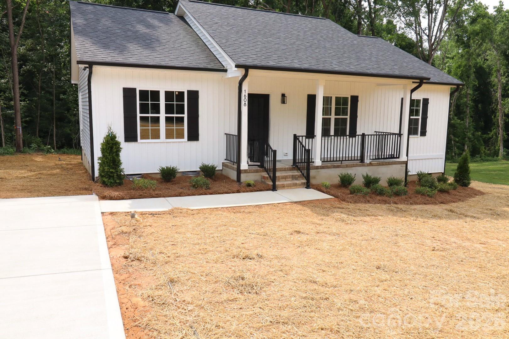 1608 Russell Courtney Road — Monroe